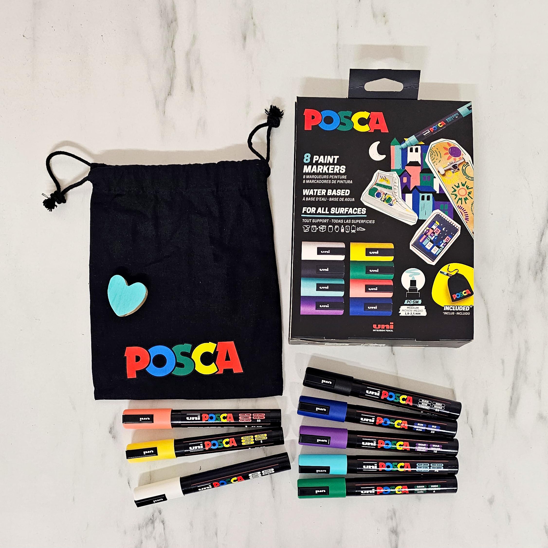 Posca PC-5M - Rotuladores Permanentes A Base De Agua, Juego Profesional De 12 Bolígrafos, 1,8-2,5 Mm, Mediano, Negro Extra + Blanco, En Cartera De Regalo