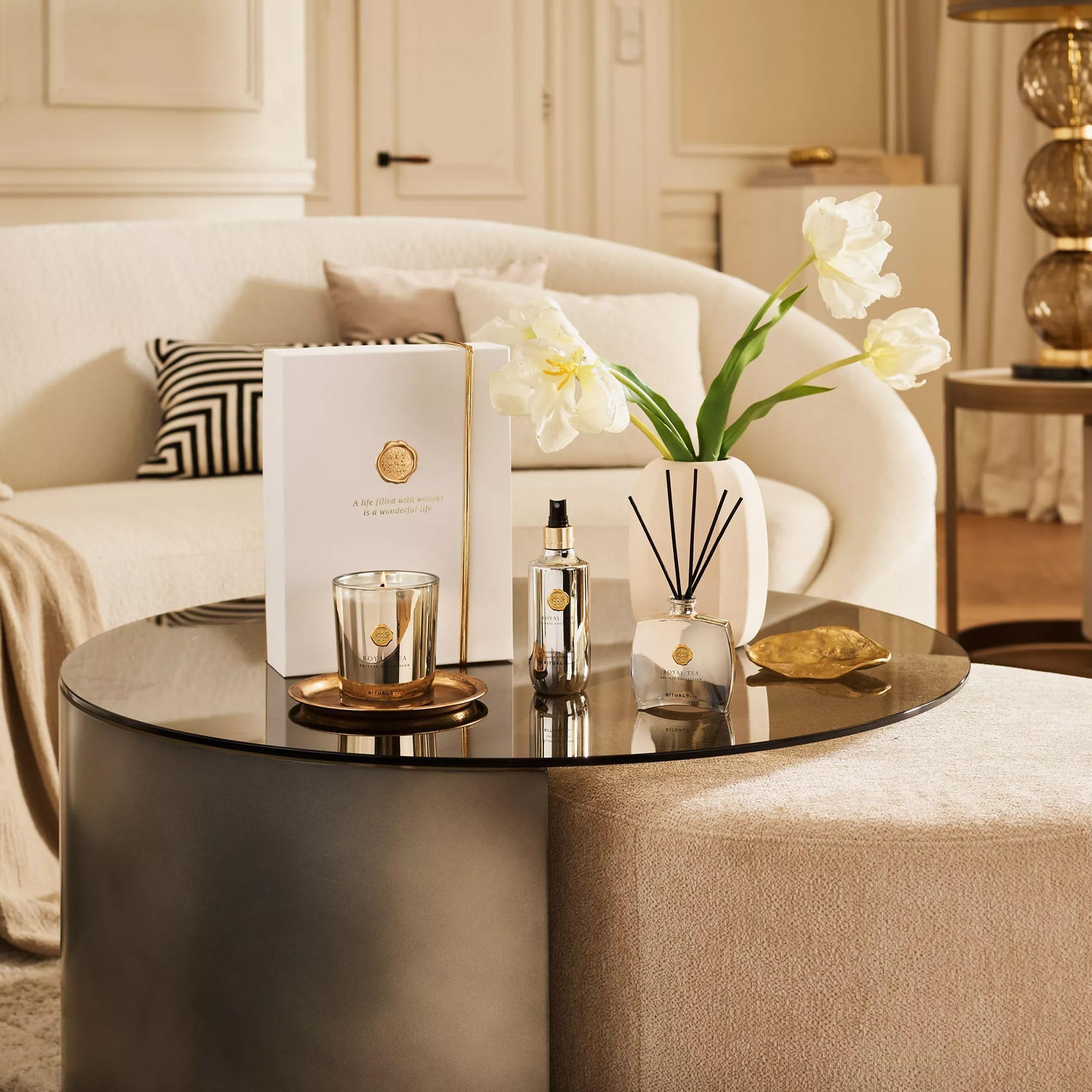 RITUALS Set de regalo Royal Tea Large – productos de lujo para el hogar de la Private Collection – Caja de regalo de aromaterapia con perfume para el hogar, una vela perfumada y varillas aromática