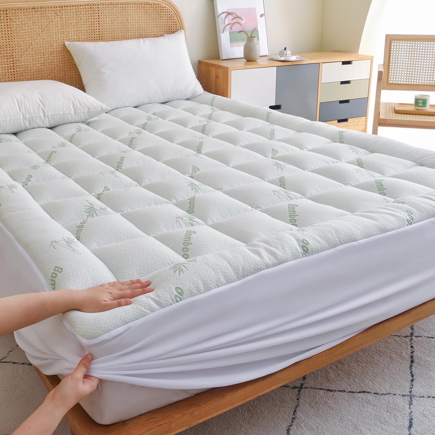 Mattress Topper Queen Size - Viscose Made from Bamboo Mattress Pad Ultra Soft Cooling Pillow Top for Back Pain Relief Comfort with Deep Pocket Fits 8-21 in