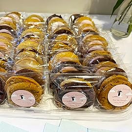 LEOSINDA 5 X 5 Inch Clear Cookie Bags for Gift Giving,200 Pcs Self Sealing Cellophane Bags Adhensive, for Candy, Bakery,Prints,Photos Cards Party Snack,Cookie for Gift Giving