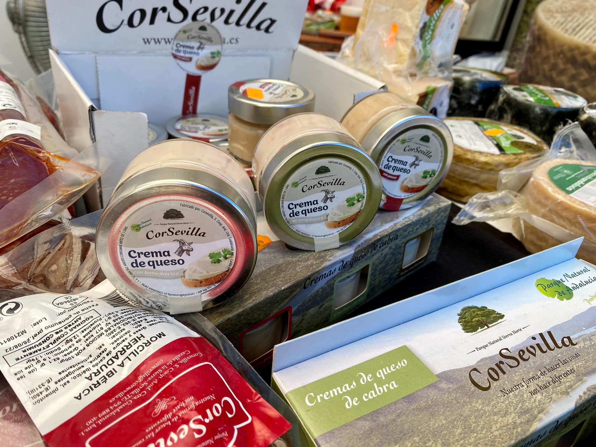 Corsevilla - Crema Queso Cabra Curado - Queso Untar - Lote Gourmet - Tradicional - Pasas - Lomo Iberico - Pack 3 unidades - 100 g unidad aprox - 300 g Pack aprox.