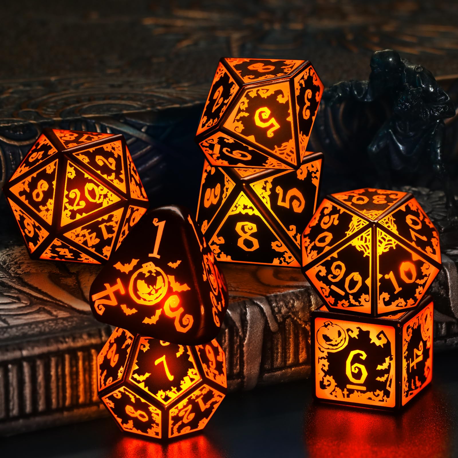 FONVGOGO Juego de dados DND con luz LED, recargables, poliédricos, con estuche de carga para juegos de mesa de Dungeons and Dragons (Pumpkin Orange)