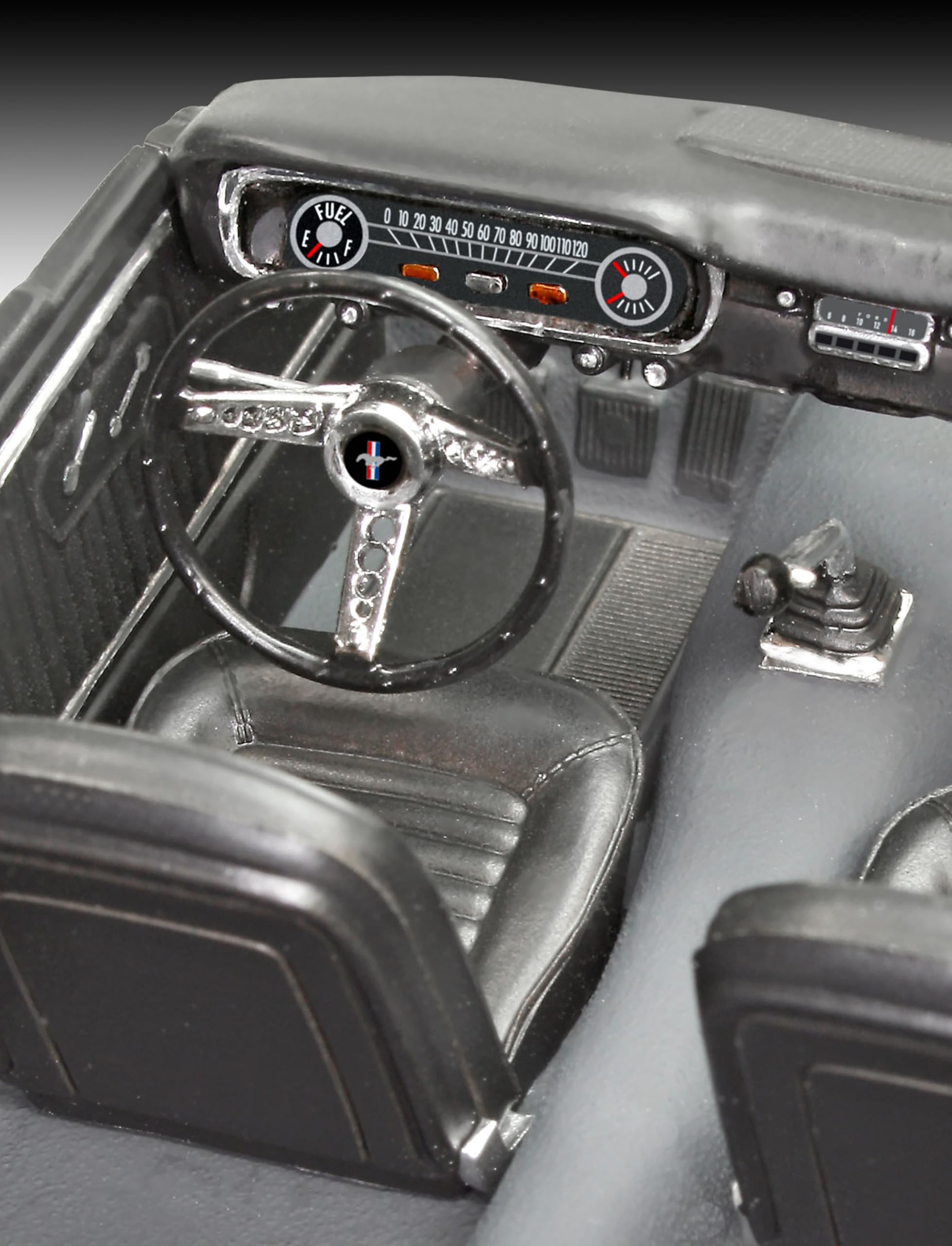 Revell Zestaw modelarski Ford Mustang 2+2 Fastback 1965 | klasyczne wzornictwo | wierna szczegółowo karoseria, silnik i autentyczne wnętrze | w zestawie klej i pędzel