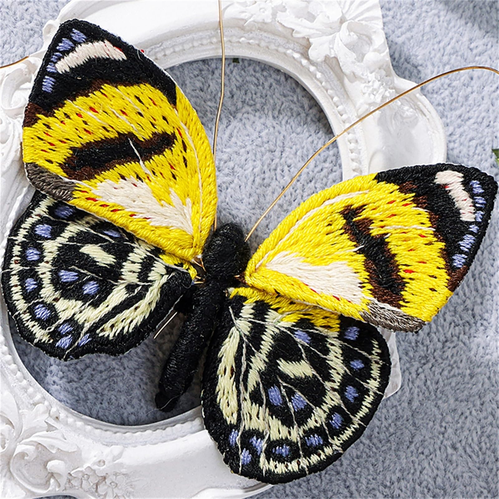 LKLNKVL embroidery, Embroidery Kit， Beginner Butterfly Kits with Hoop DIY Hand Brooch Kit(Embroidery Kit M)