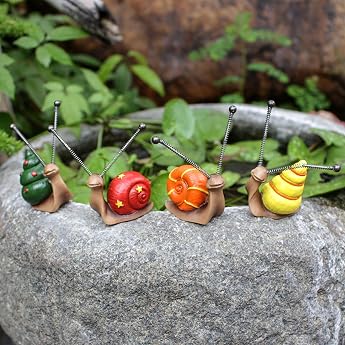 Pack of 4 Snails Garden Decoration for Outdoors Resin Snails Garden Decoration Figures Kawaii Animals Decoration Garden Figures Gifts for Women & Mum Patio Outdoor Decoration