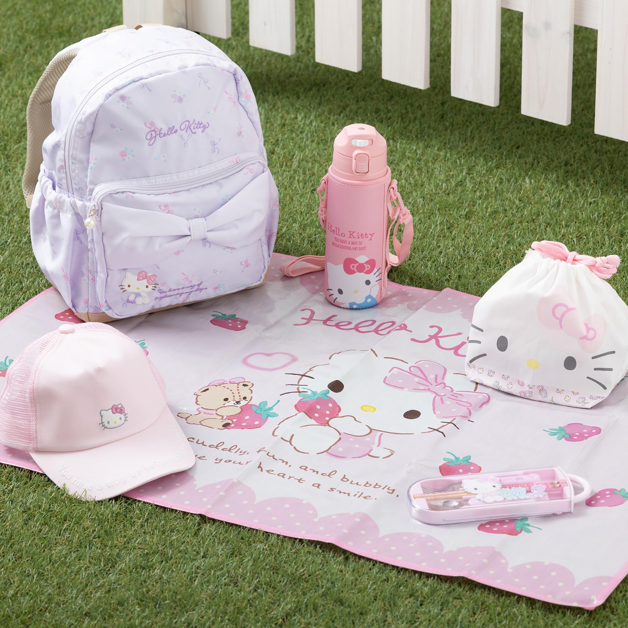 サンリオ✨ハローキティ❤️ レジャーシート(一人用) 楽天市場】サンリオのレジャーシート/1人用【ハローキティ