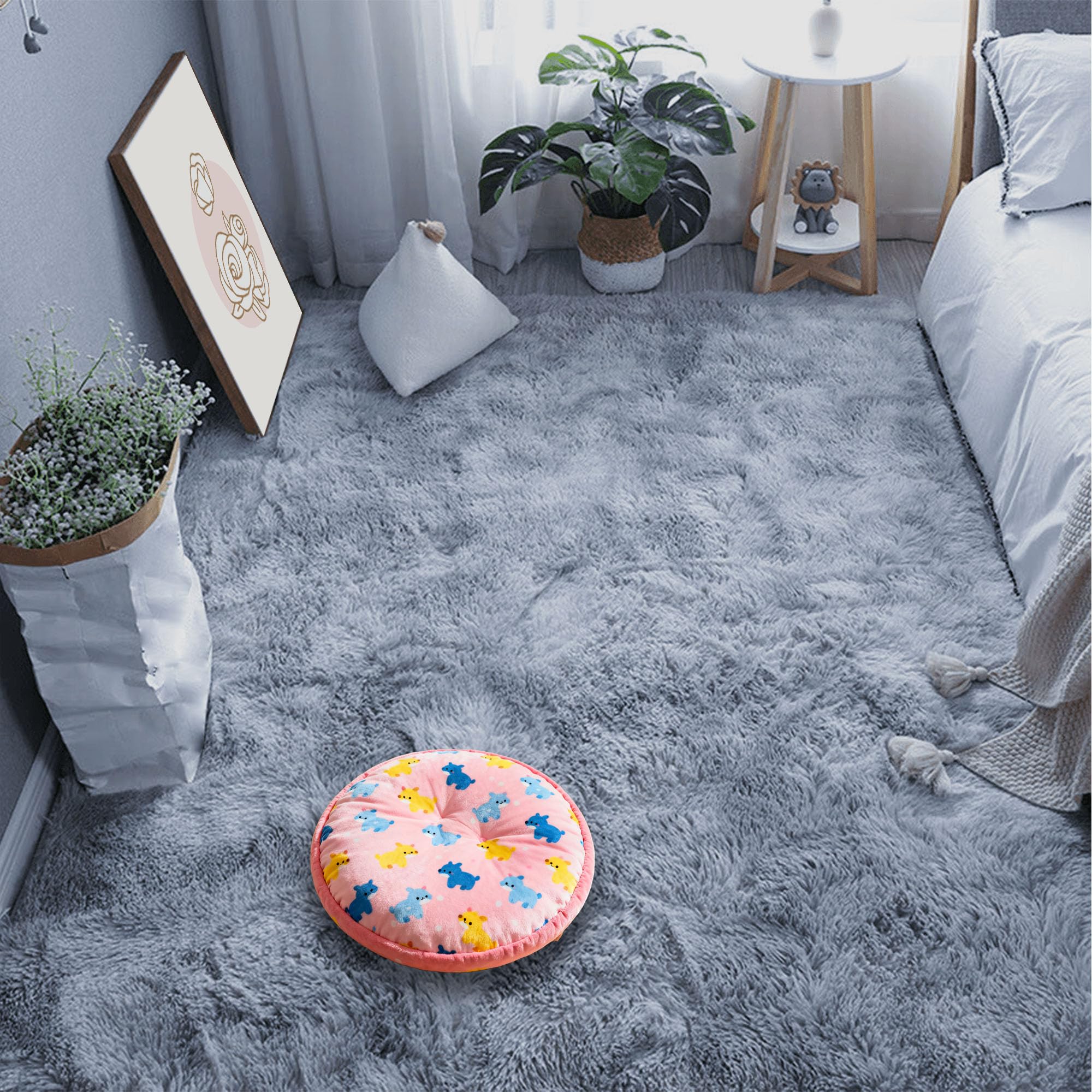Tapis à poils longs gris clair pour une chambre cocooning et chaleureuse de 100x180 cm