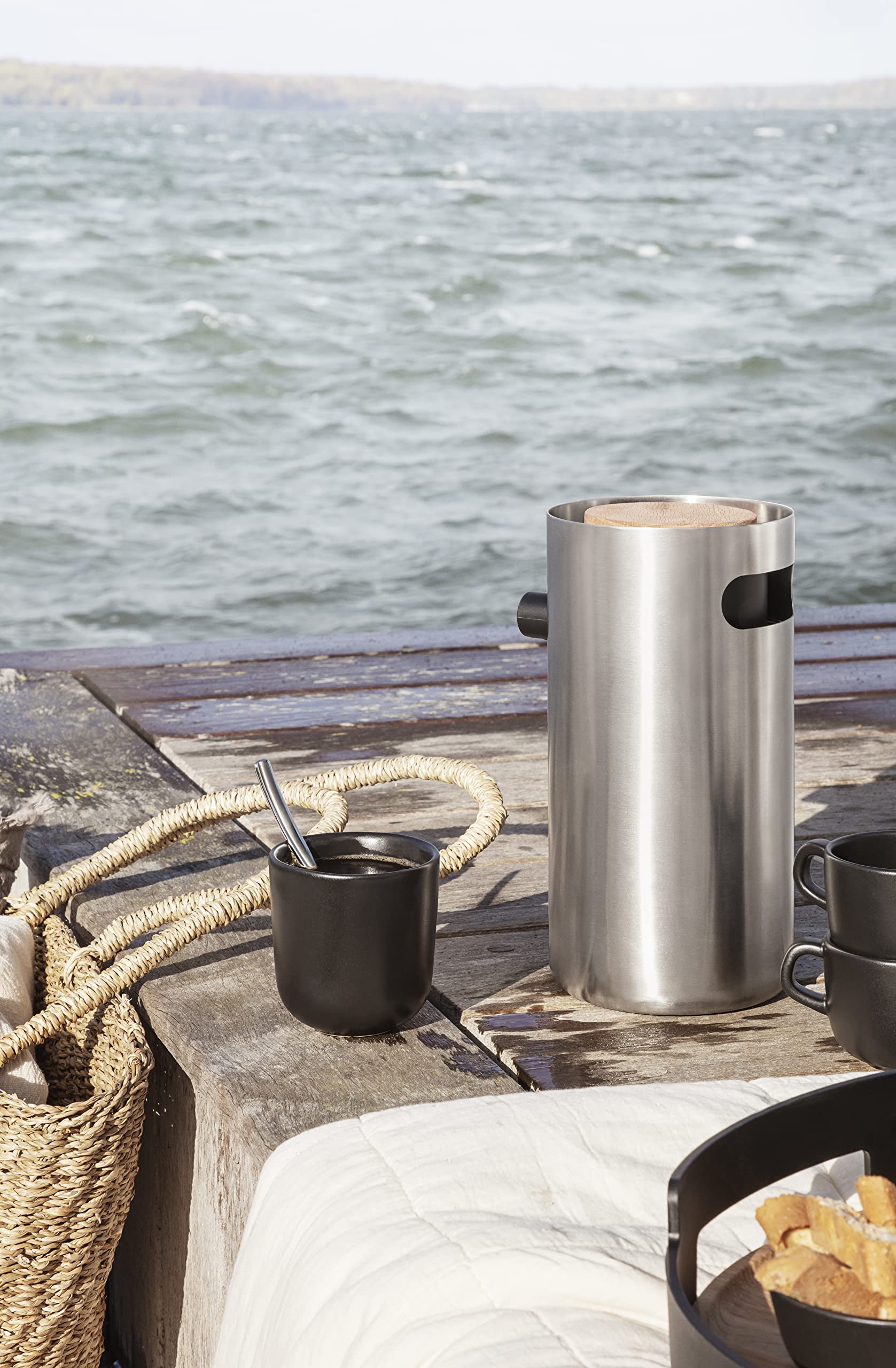 EVA SOLO | Nordic Kitchen Pumpthermoskanne 1,8 l Steel | Die Thermoskanne für die große Runde – für Partys, unterwegs oder Ausflüge in der Natur | Steel