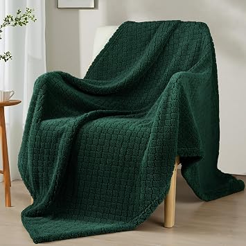 Exclusivo Mezcla Soft Fleece Throw Blanket for Couch, Forest Green