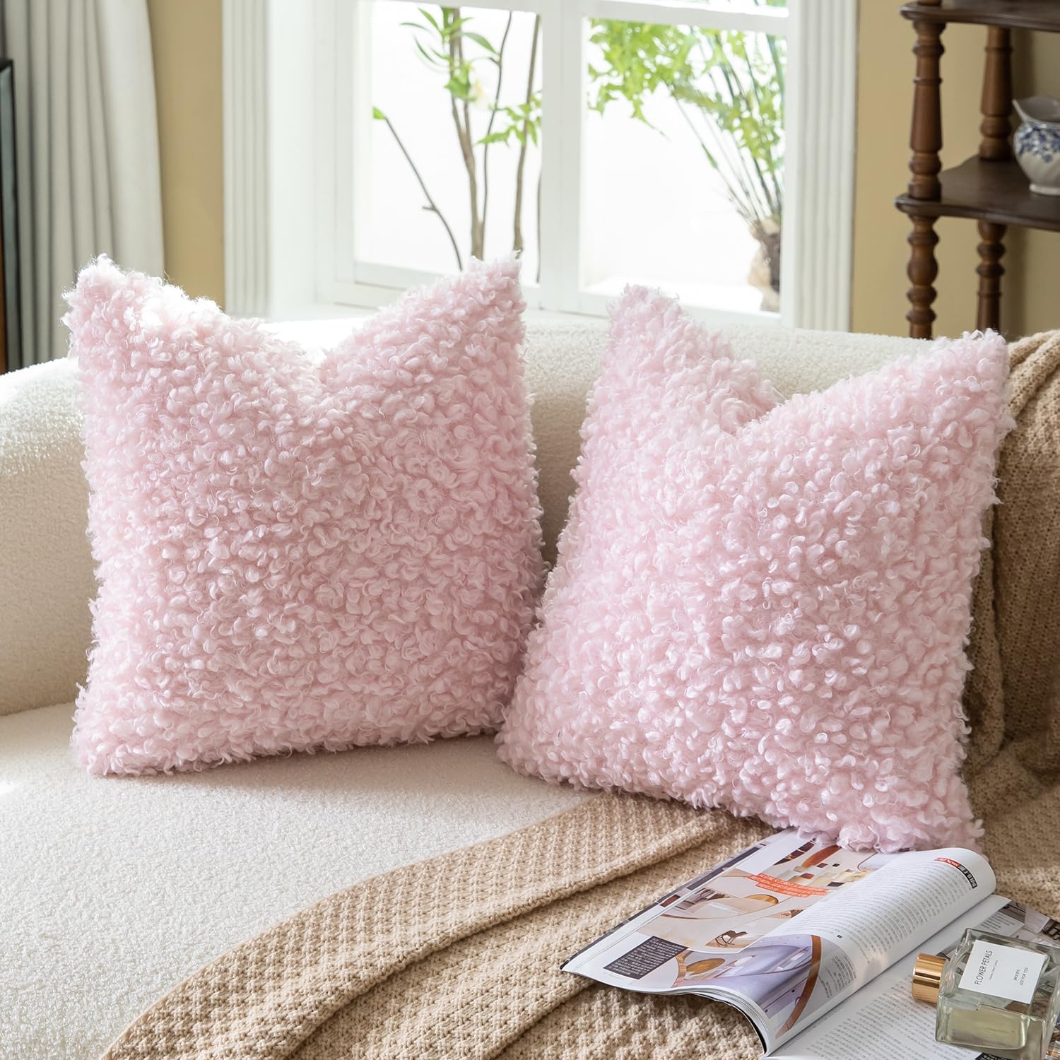 MANDIOO 2 Pieces 22x22 Inch Pink Faux Fur Throw Pillow Covers Boucle Decorative Sherpa Pillow Covers Thick Fuzzy Fleece Pillowcases Cushion Covers for Sofa Couch Bed Living Room