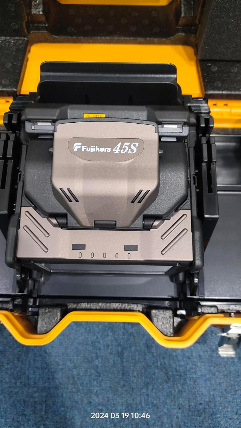 Fujikura New Model FSM-45S Clad Alignment Welding Fusion Splicer with CT-50 Cleaver (Instead of FSM-41S)