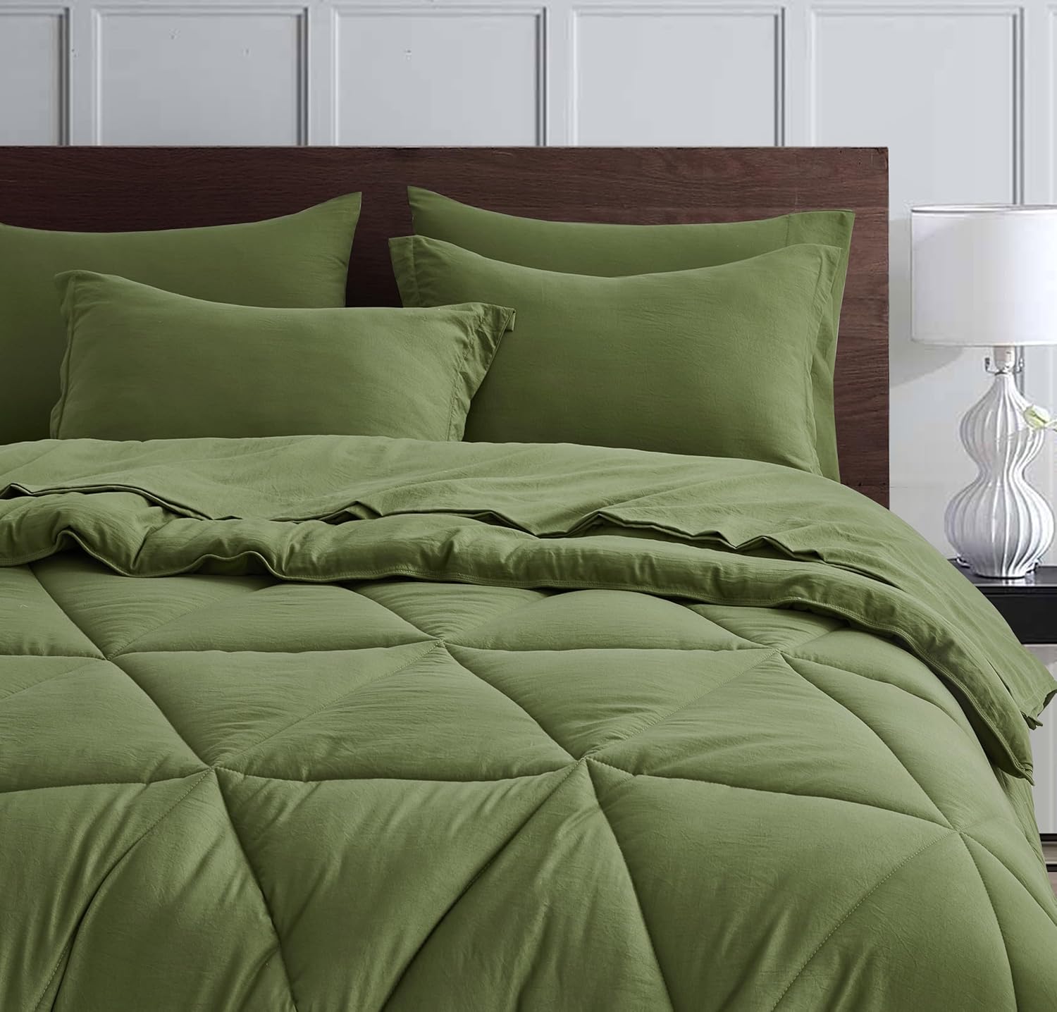 Chezmoi Collection Jasper Olive Green Queen Size Bed in a Bag 7-Pieces Triangle Geometric Quilted Stone Washed Microfiber Comforter with Sheets Lightweight All Season Bedding Set