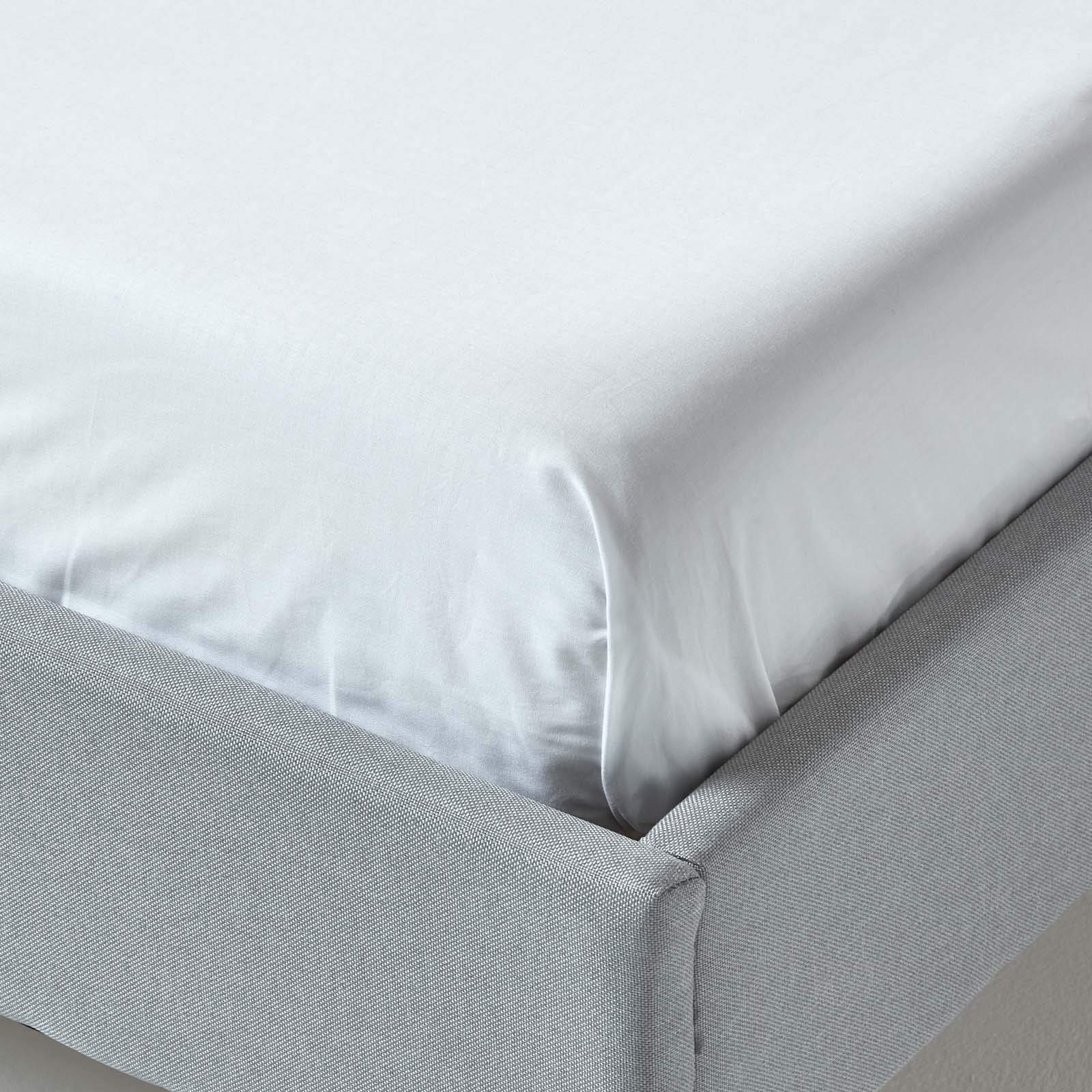 HOMESCAPES Drap Plat uni 100% Coton égyptien 200 Fils, Drap de lit Blanc 270 x 300 cm