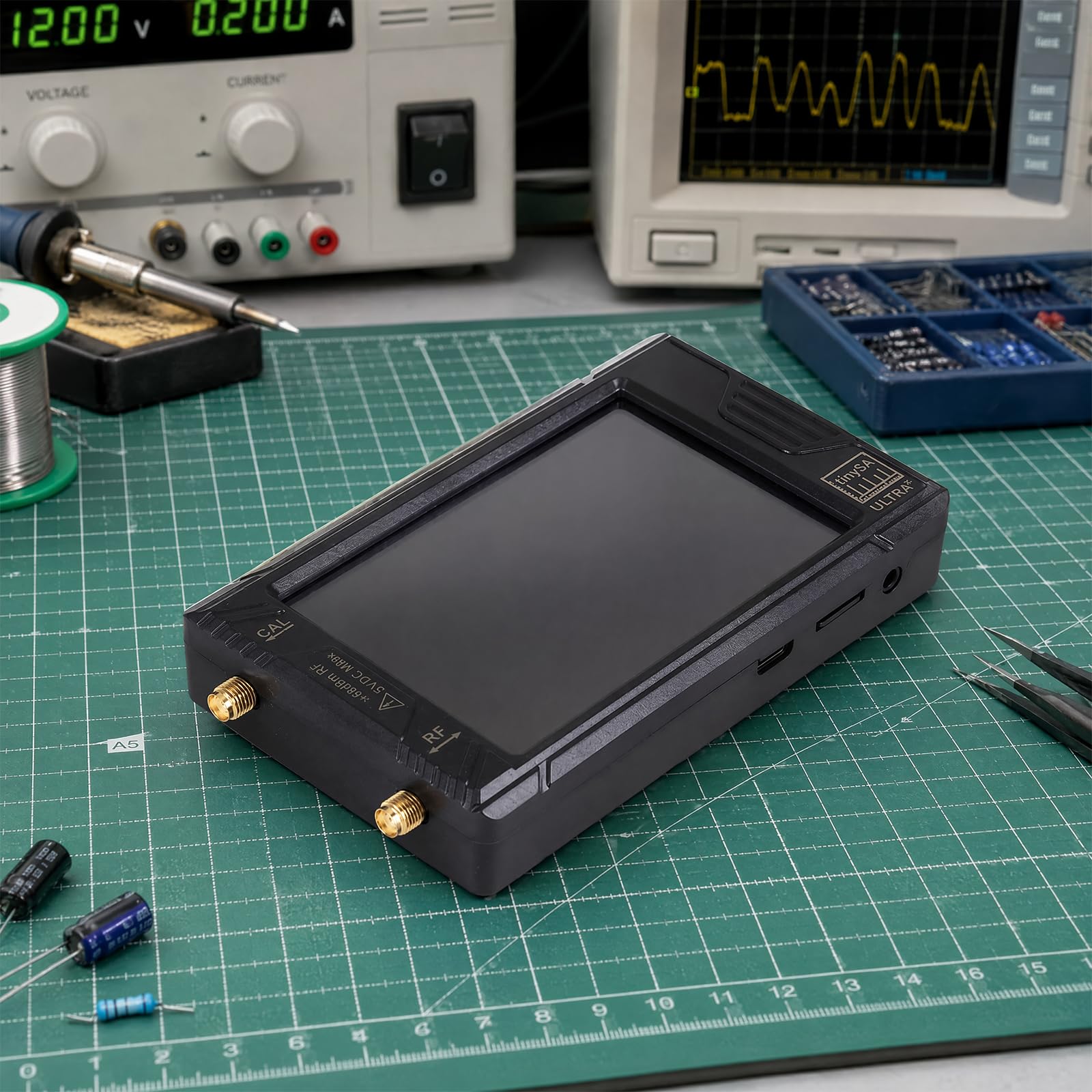 Plus 4-calowy analizator widma 100 kHz–7,3 GHz
