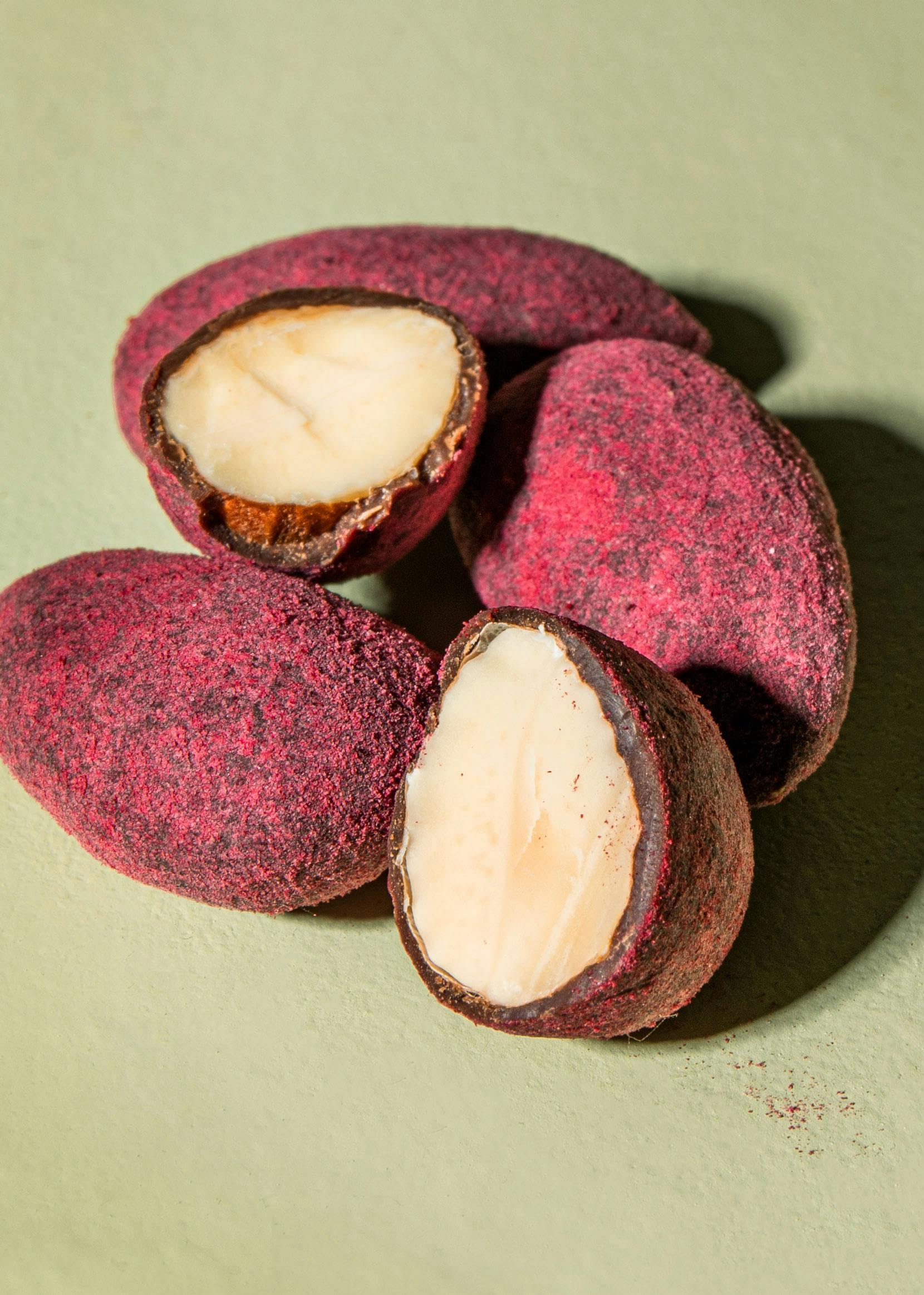 KoRo - Amandes au chocolat poudre de framboises lyophilisées 1 kg - Une tentation chocolatée