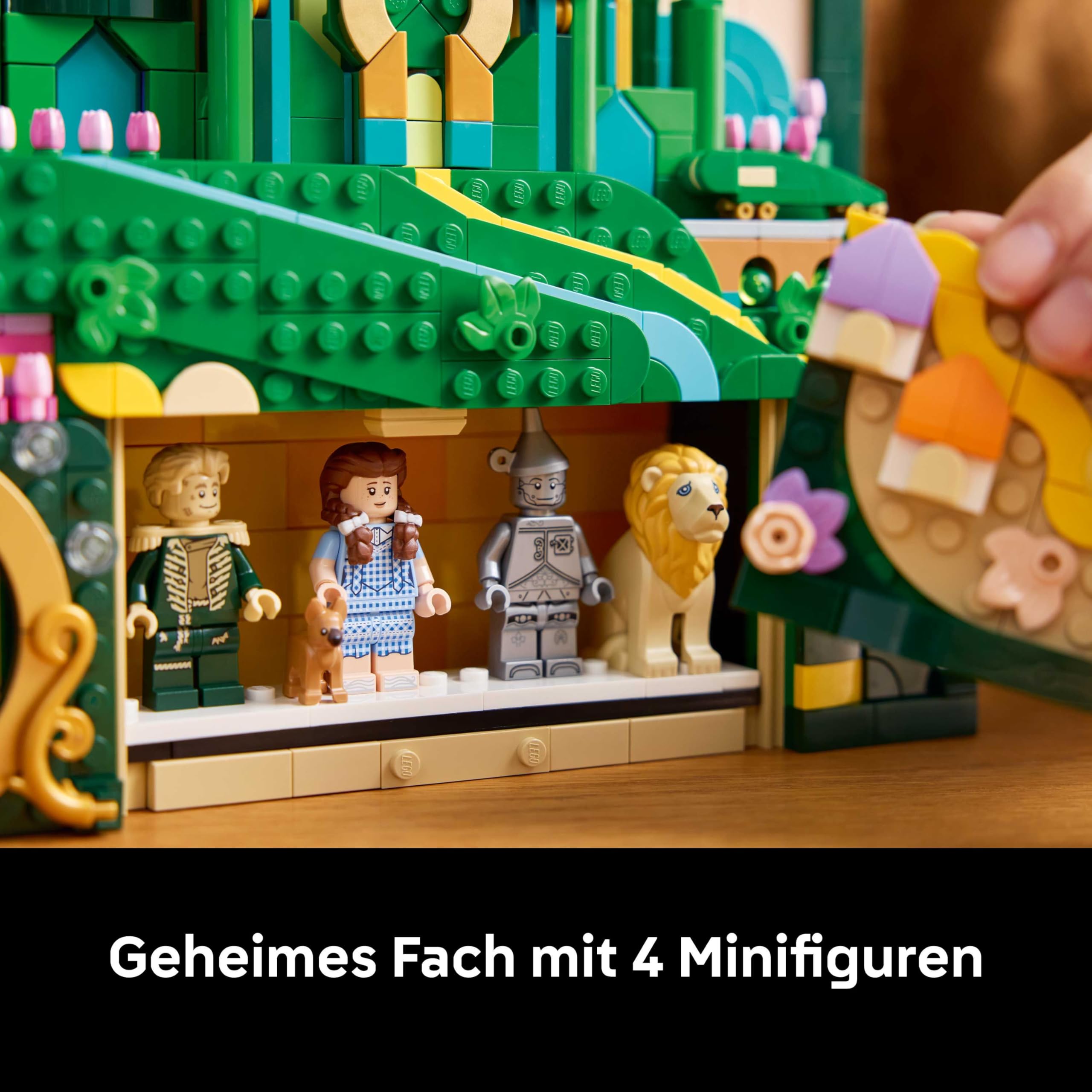 LEGO Wicked Emerald City Wandkunst - 3D Modell für Erwachsene - Modellbau mit 6 Minifiguren inkl. Dorothy sowie Toto Hundefigur - DIY Deko fürs Wohnzimmer - Geschenk für Filmfans - 75685