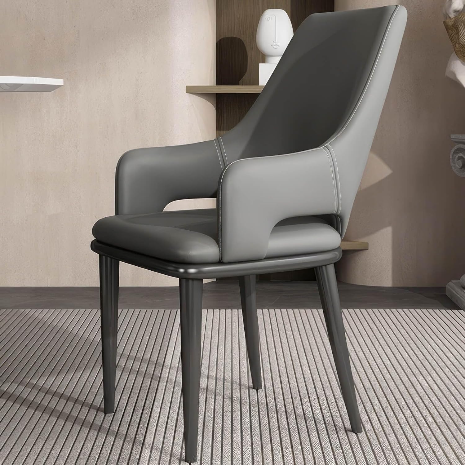 Chaises de salle à manger élégantes en cuir et cadre en métal de qualité