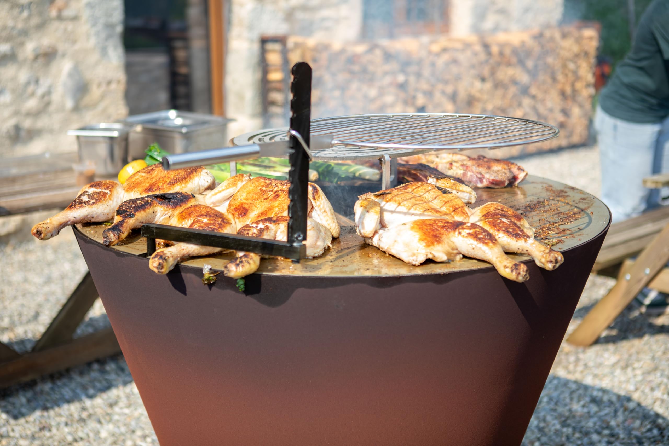 La Ferrotecnica Azalea Barbecue a Legna Design Moderno Ideale per Grigliate in Compagnia Made in Italy (Effetto Corten)