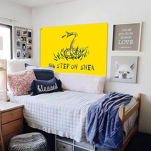 Miniatura 4 de Bandera de No Step On Snek de 3 x 5 pies, divertida pancarta de pared con texto en inglés "Man Cave Don't Step on Snek" para habitación,