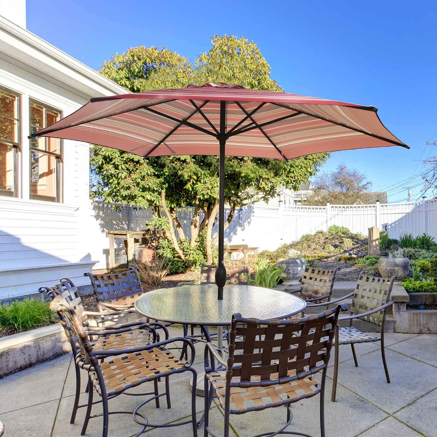 Amazon Com Abba Patio 9ft Striped Patio Umbrella Outdoor Umbrella Patio Market Table Umbrella With Push Button Tilt And Crank For Garden Lawn Deck Backyard Pool Red Stripe Garden