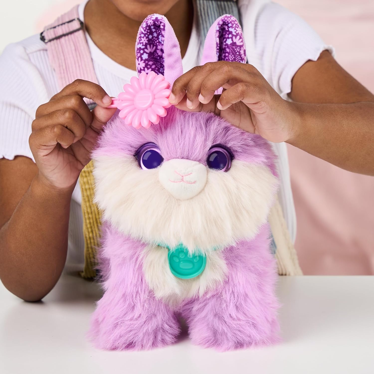 ScruffaLuvs 14cm Bunny Scruff Surprise Plush Toy with Magic Water Reveal + Deluxe Transport Box 29cm