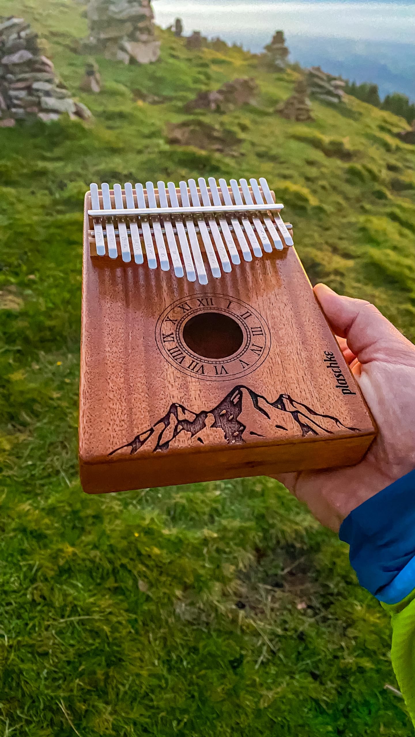 Alp-Gold Kalimba, 17 Keys, Daumenklavier, Finger Piano, Mbira, mit Tasche. Aus Südtirol