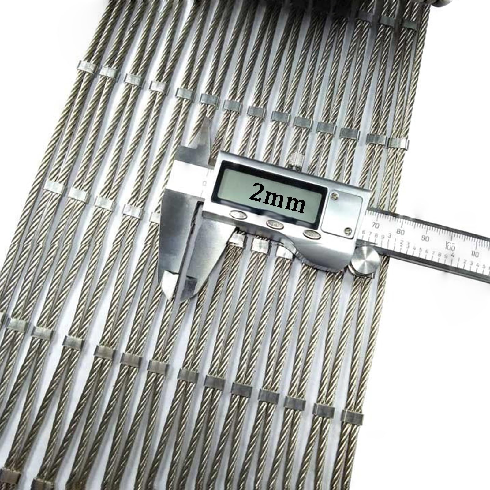 Grillage en acier inoxydable 3 x 8 m – Solution de sécurité flexible anti-chute pour les fermes et la volaille, facile à couper, clôture métallique tissée durable, ouvertures de 3 cm, finition