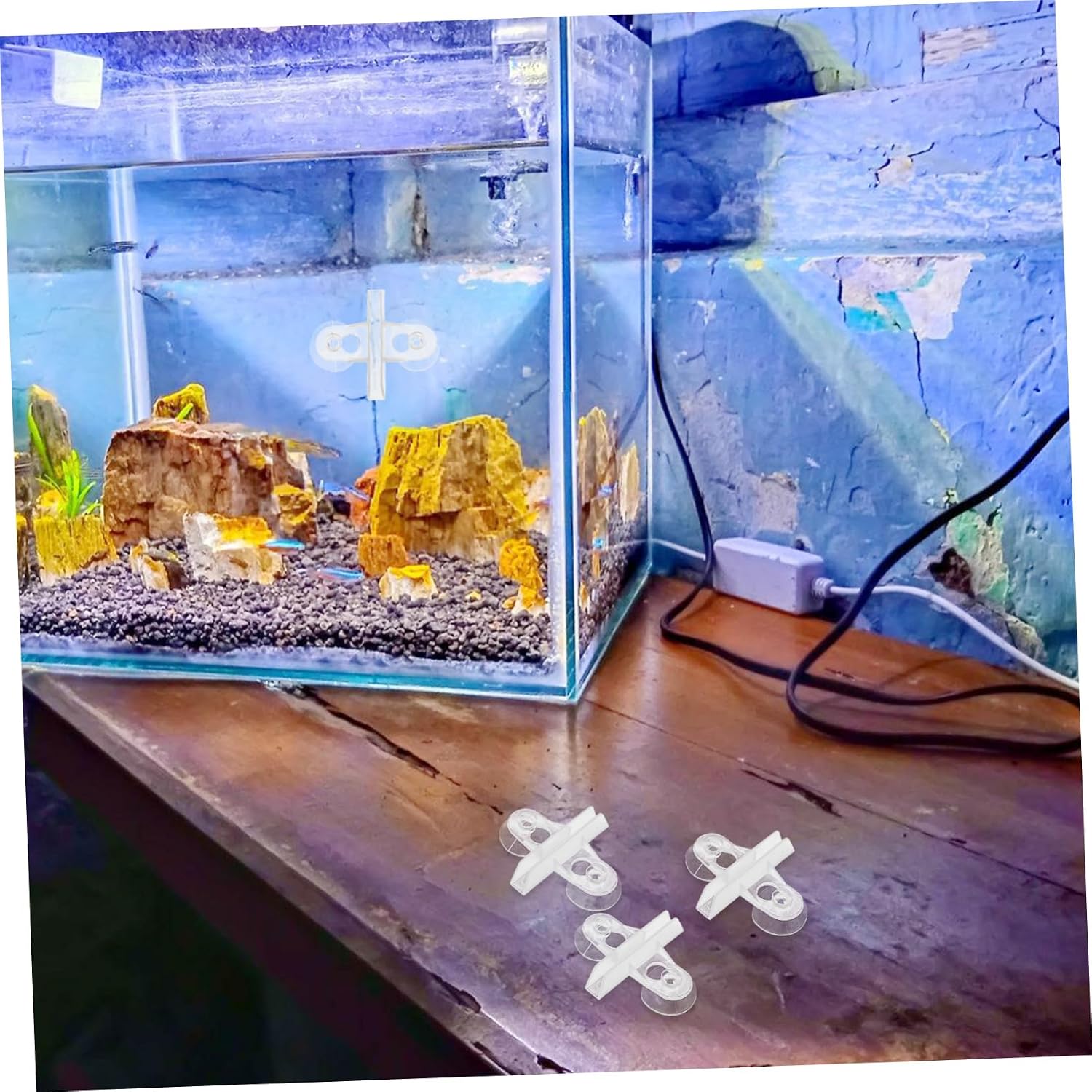 12pcs Aquarium Divider Clips with Suction Cups for Fish Tank Holders for Compartmentalizing Aquariums and Preventing Fish Conflicts
