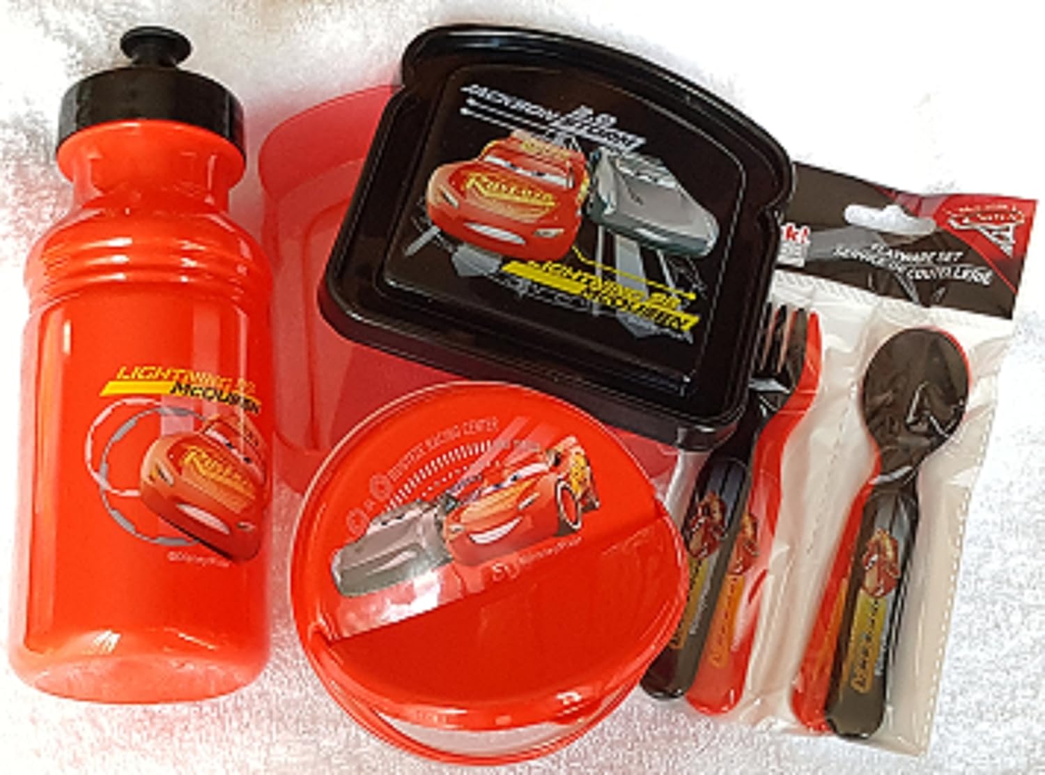 Car3 Design Dinnerware, Lunchbox or Picnic Set Includes Sandwich Keeper, FlipTop