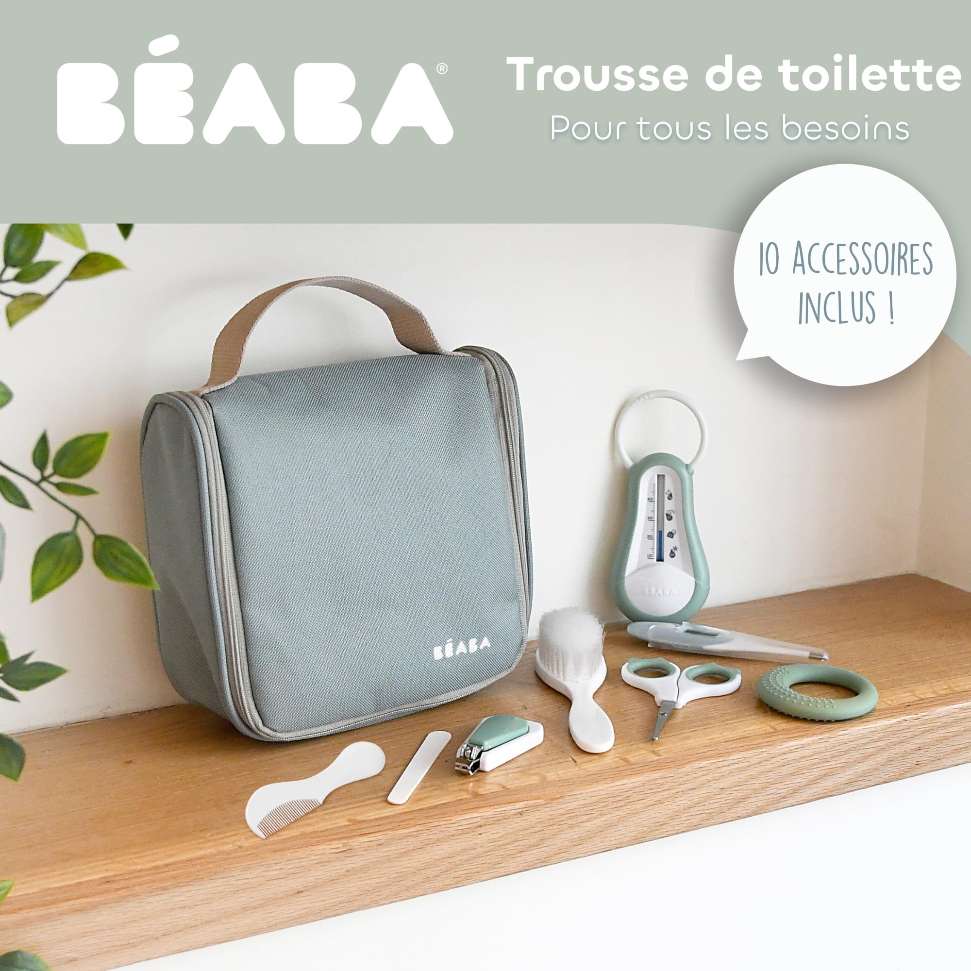 BÉABA Trousse de Toilette Bébé Nomade – 10 Accessoires Soins Dès la Naissance – Crochet Rotatif, Format Compact, Double Zip – Thermomètres, Coupe-Ongles, Brosse – Coloris Vert Sauge