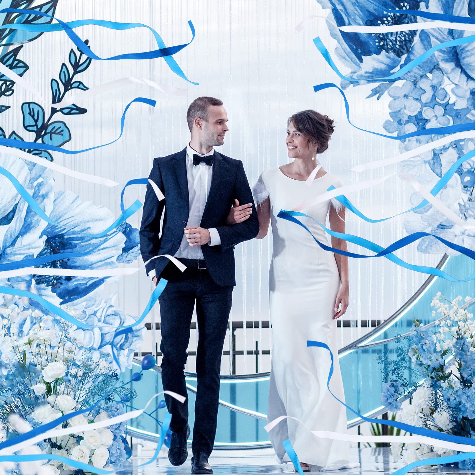 100 Stück Spitzenband Hochzeit Zauberstäbe Bunte Bänder Luftschlangen Partyband Luftschlangen mit Glocken Seidenfeenstäbe für Hochzeit, Party, Urlaub, Aktivitäten (Blau, Hellblau, Weiß)