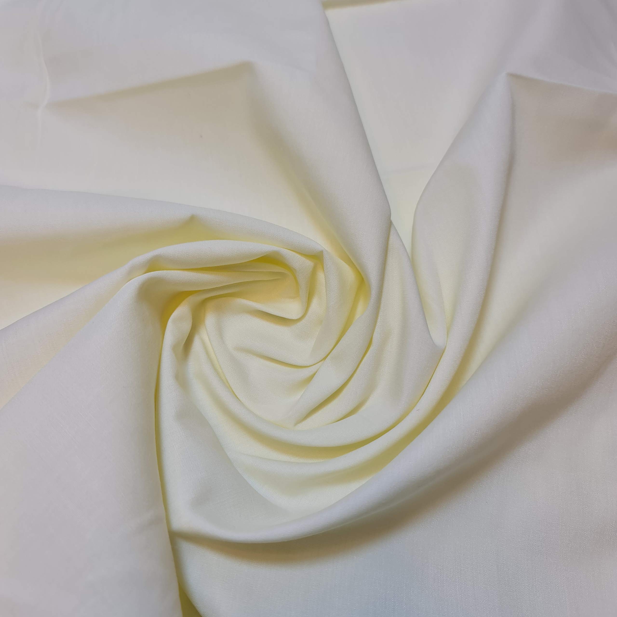 Stazione tessile Plain Poly Cotone Tessuto Rivestimento Rivestimento Abito Artigianato Materiale 111,8 cm (10 metri - Crema)