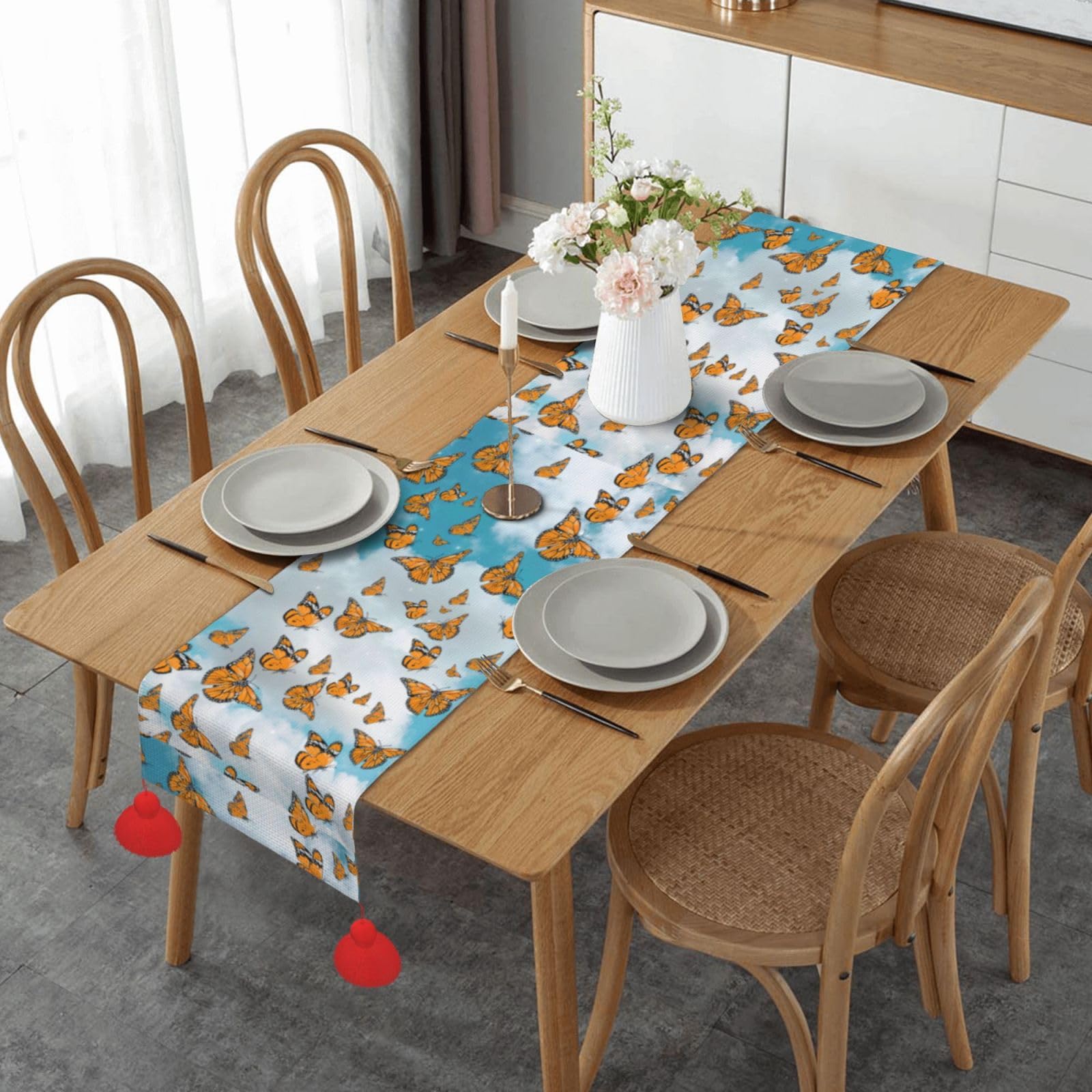 Chemin de table de Noël chic à pompons décoratifs pour salle à manger