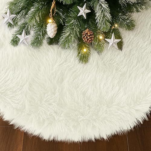 Vista 68 de Faldones blancos de felpa para árbol de Navidad, 36 pulgadas, tapete de lujo de piel sintética para base de árbol de Navidad con patrón de corazón