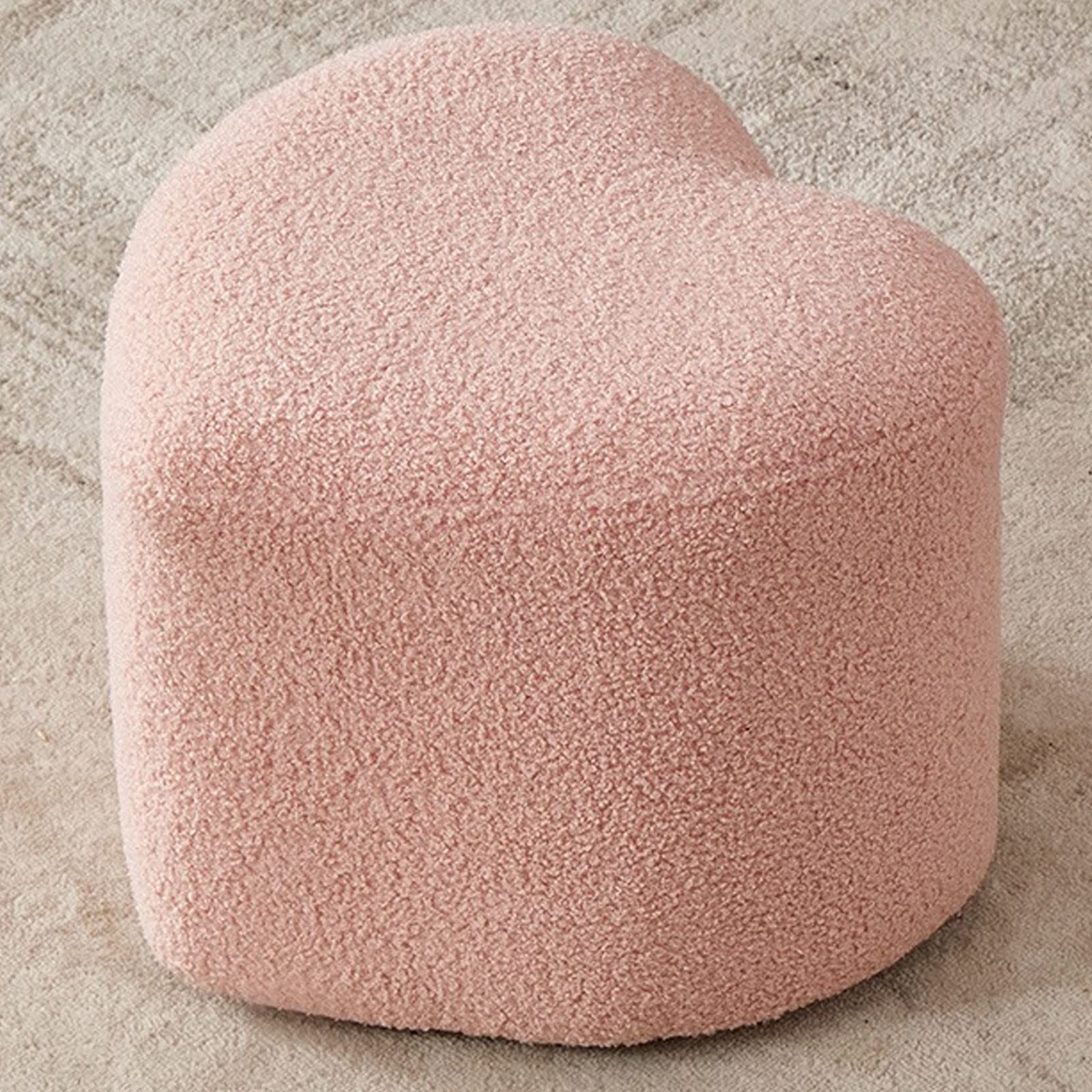 Repose-Pieds en Polaire d'Agneau Cœur | Soulagez vos Jambes avec ce Pouf Moelleux