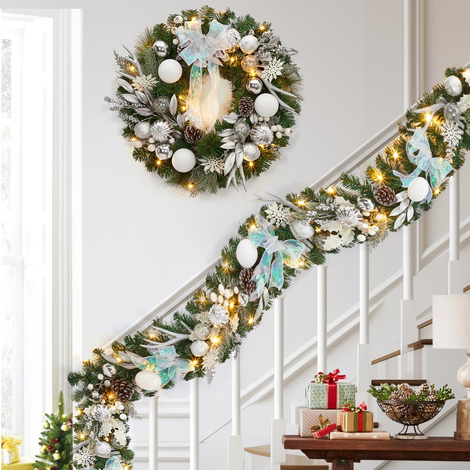 Couronne de Noël pré-éclairée pour Porte d'entrée, 61 cm, Couronne de Noël Lumineuse avec 20 lumières LED à Piles, décoration de Vacances pour Mur extérieur, cheminée