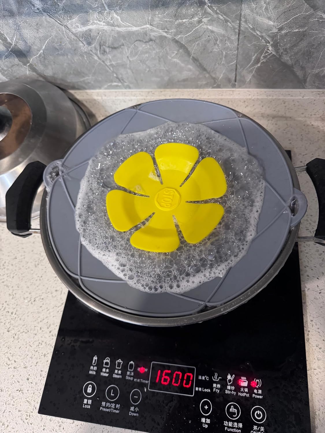 Silicone Pot Lid 11 Inch, Universal Spill-Proof Cookware Cover for Pots, Pans & Bowls, Flexible Reusable Kitchen Lid