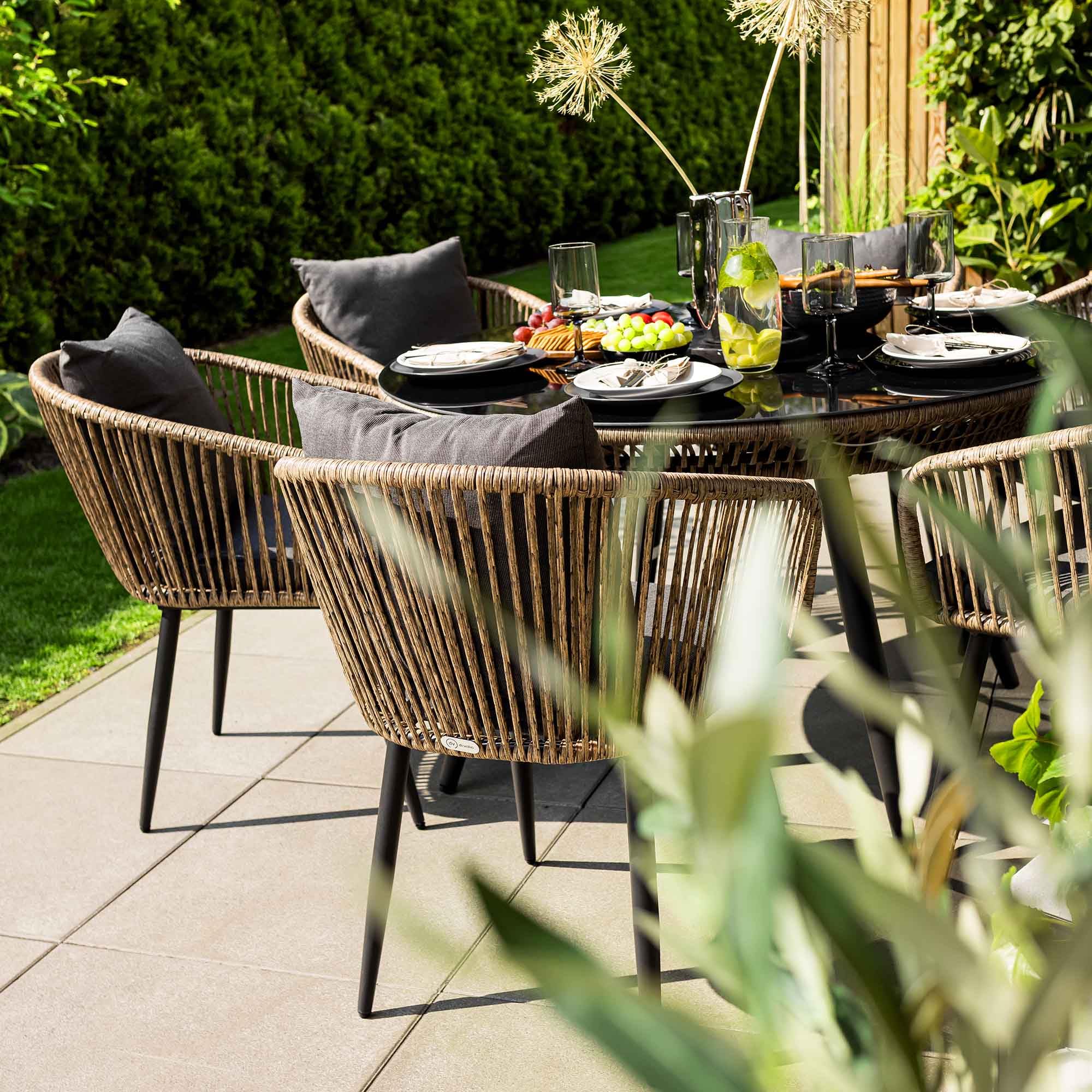 di volio Gartenmöbel Set RIETI - Sitzgruppe Outdoor aus Polyrattan, Essgruppe mit 2/4/6 Stühlen und rundem Glastisch, wetterfest (Braun/Grau, 6-Sitzer)