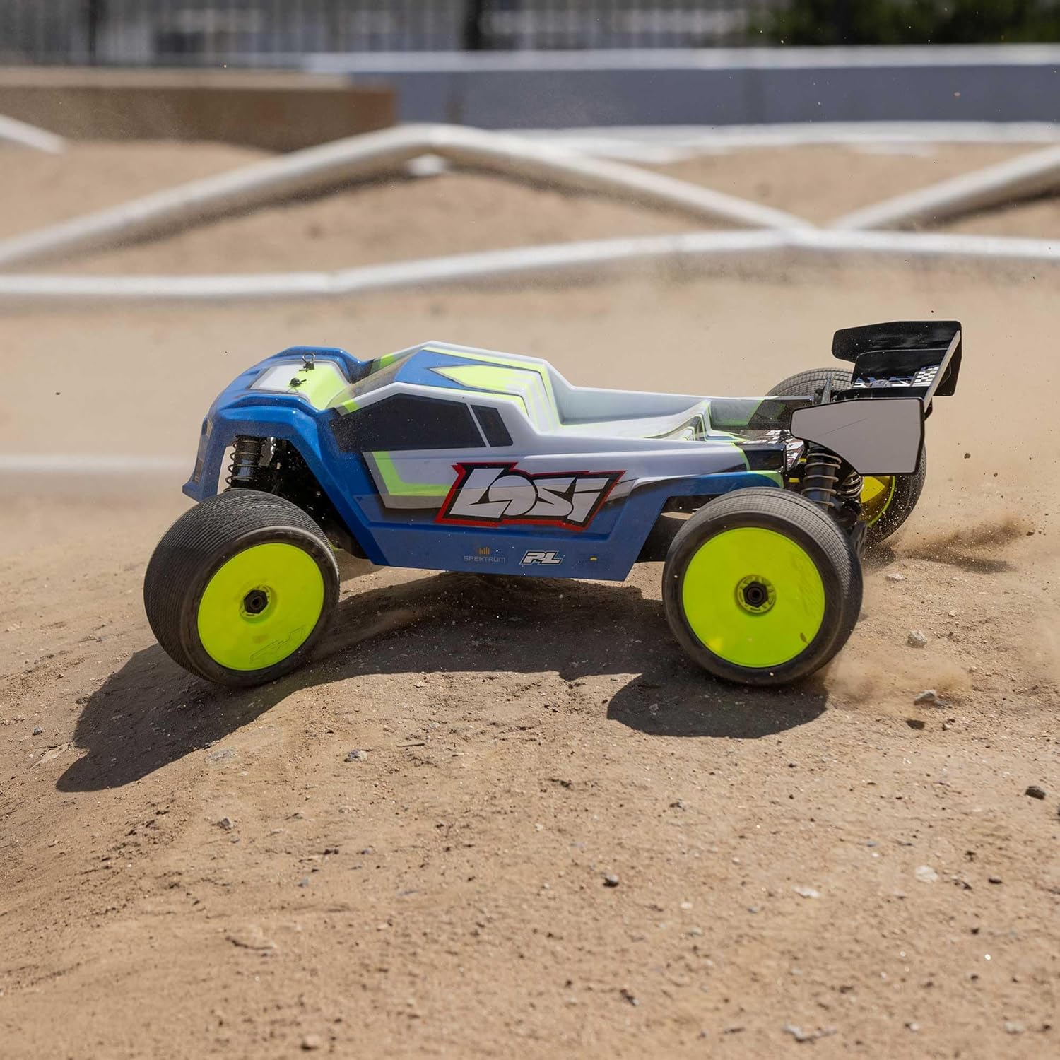 Losi 1/8 8IGHT-XTE 4S 4X4 RTR Brushless Race Truggy Clear LOS04020