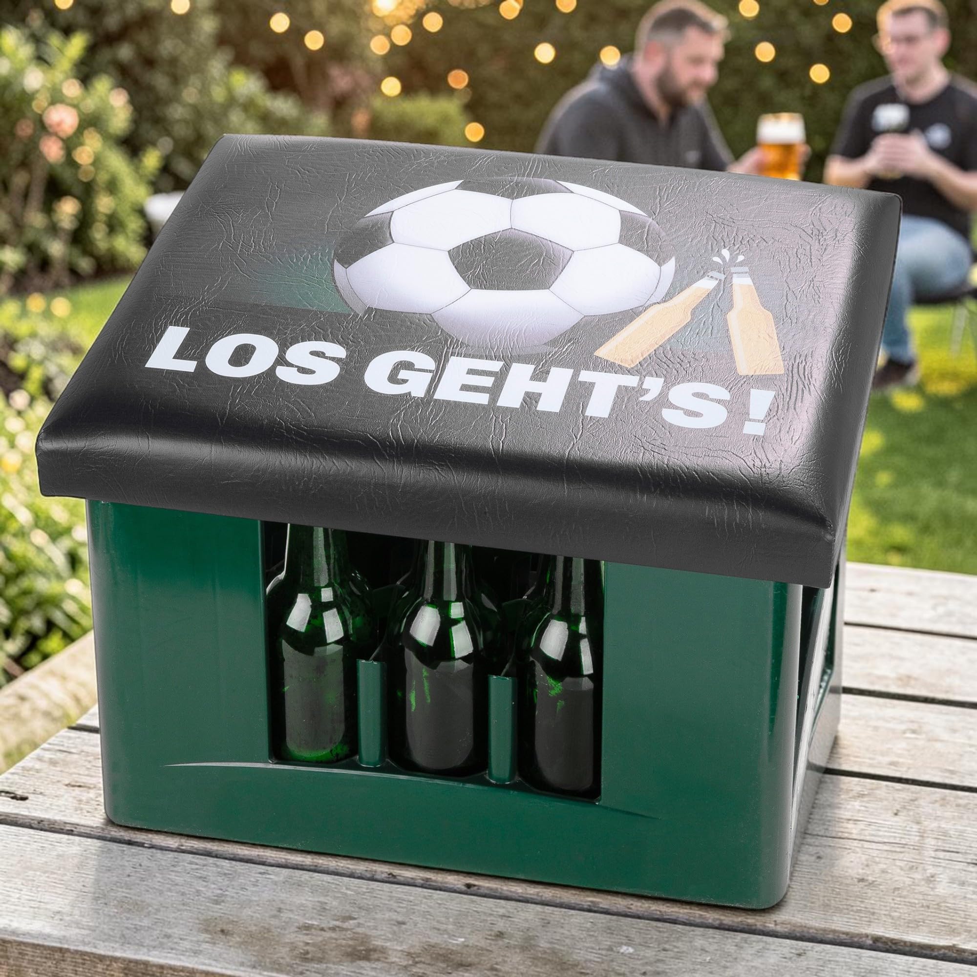 CULT at home Bierkastensitz Fußball - Bierkistensitz Sitzkissen Bierkiste Fußball WM Fanartikel 2026 Sitzkissen für Bierkasten Geschenke für Männer Geburtstag- 44x34 cm