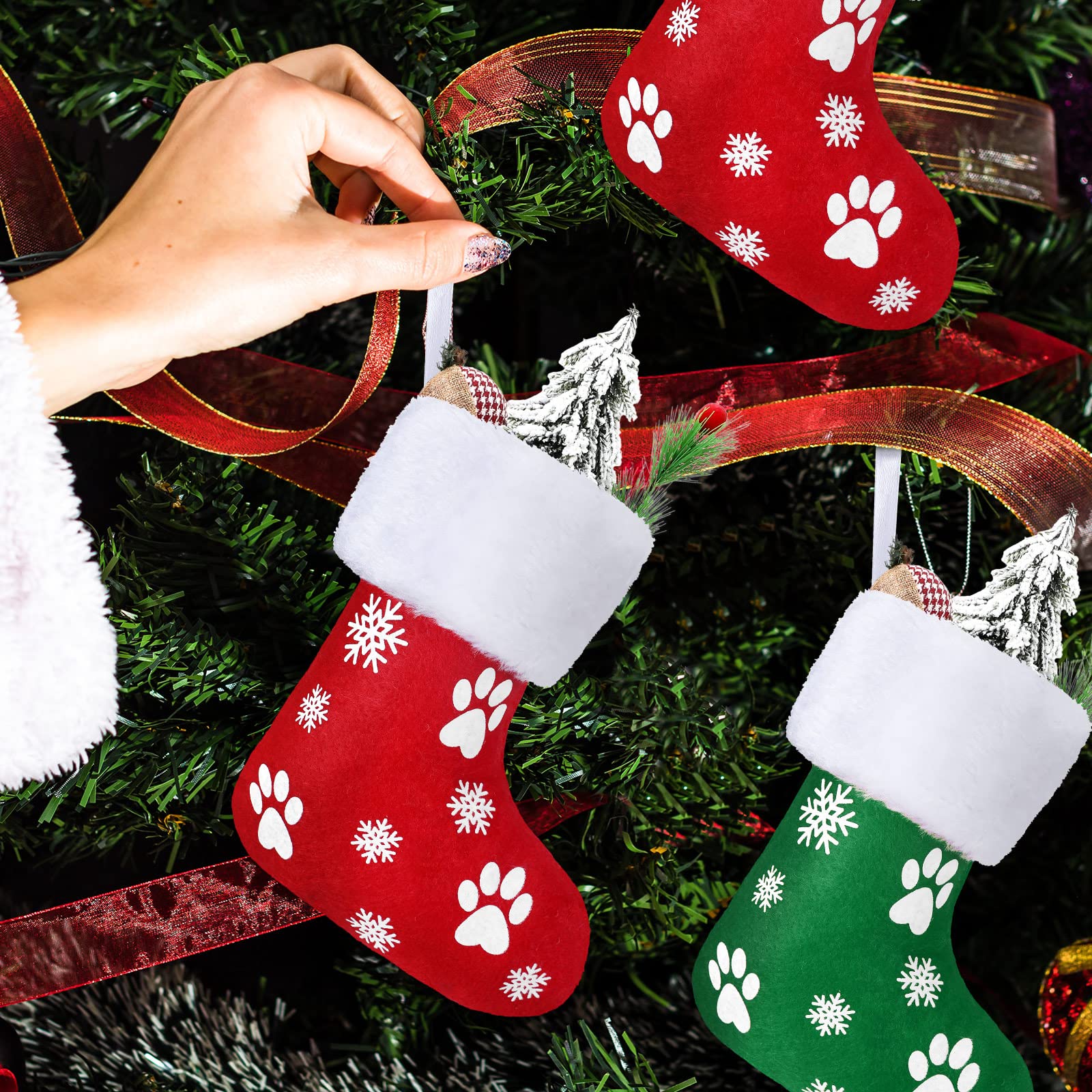 Skylety Weihnachtsstrümpfe, 21,6 cm, Mini-Weihnachtsstrümpfe, Büffelkariert, Plüsch-Manschettenstrümpfe, hängende Dekorationen für Urlaub, Party, Gastgeschenke (rot, weiß, grün, Pfote)