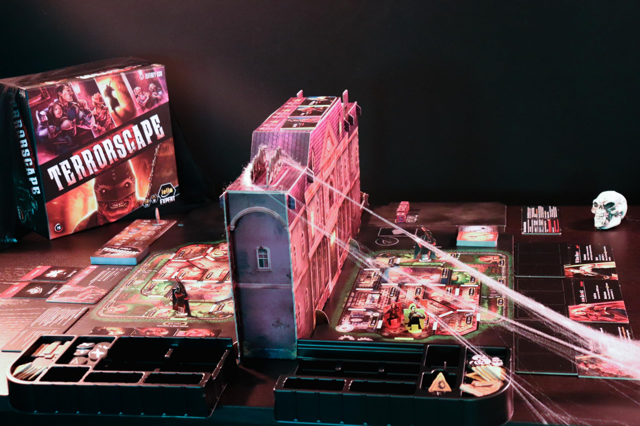 IELLO Terrorscape – Version Française – Jeu de Société d’Horreur Asymétrique et Coopératif, Survivants Contre Tueur | 2 à 4 Joueurs | 45 Min | Dès 14 Ans