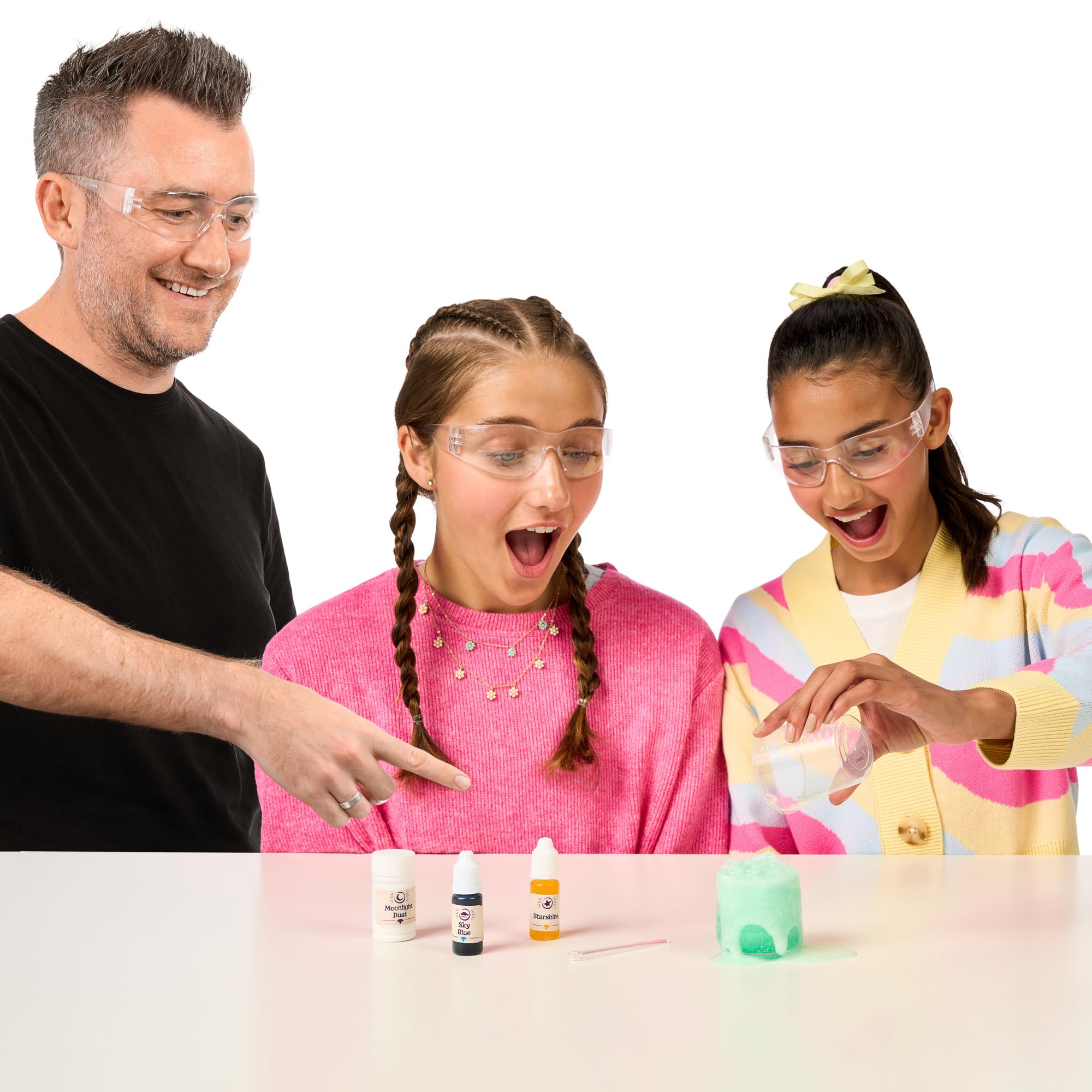 Magic Mixies Kit di Pozioni Magiche - Usa il Libro Degli Incantesimi per Creare Oltre 70 Pozioni Che Frizzano, Bollono e Cambiano Forma