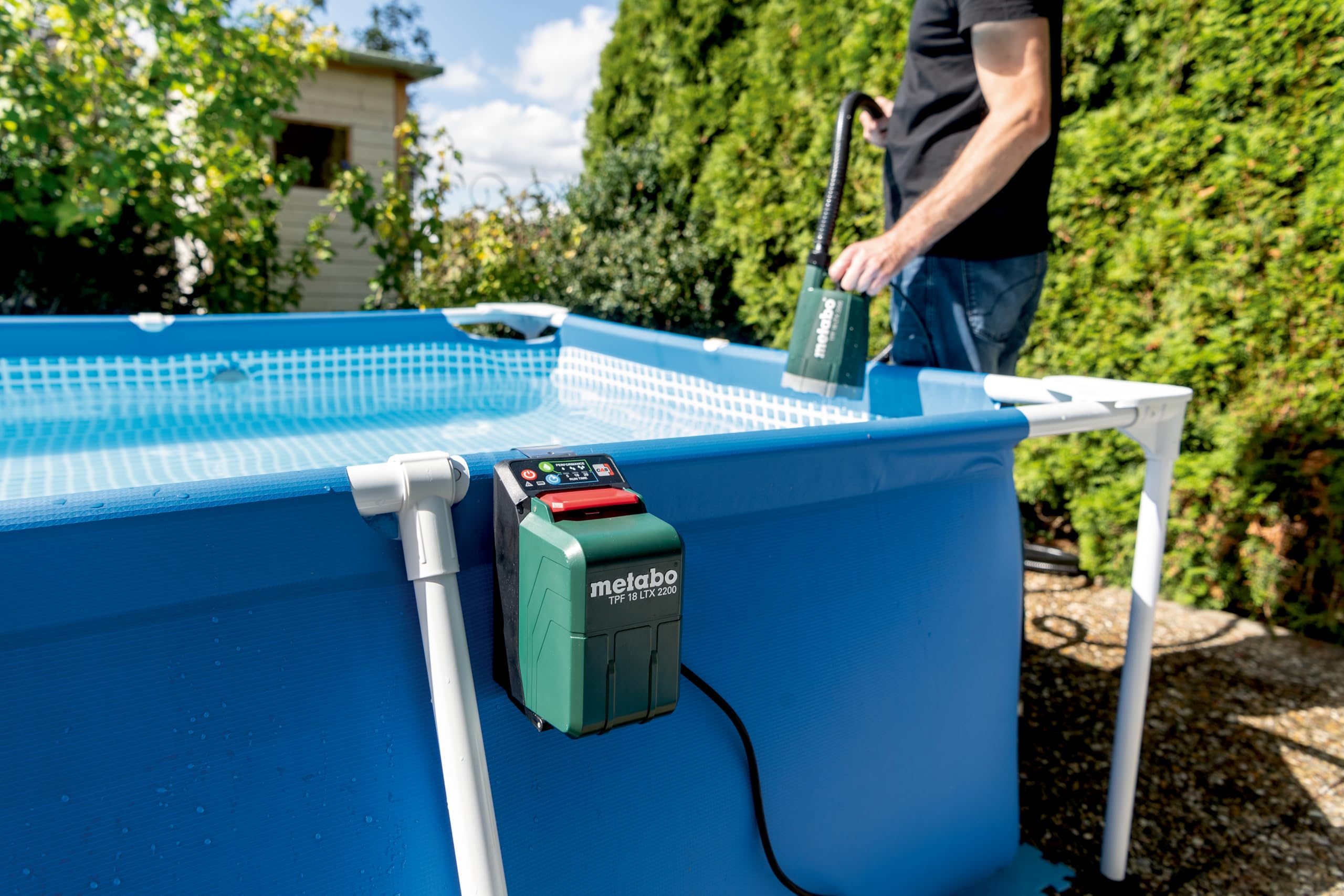 metabo Pompe Immergée TPF 18 LTX 2200, pour Récupérateur d'Eau 18V | Pompe à batterie flexible 2200 l/h, refoulement 22 m, aspiration plate 1 mm, sans batterie ni chargeur