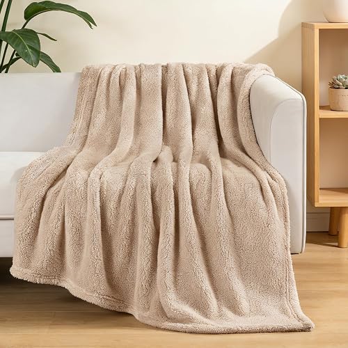 Exclusivo Mezcla Soft Fleece Throw Blanket for Couch, Super Soft Velvet Plush Fleece Blankets, Fuzzy Cozy and Warm, 50x60 Inches, Camel