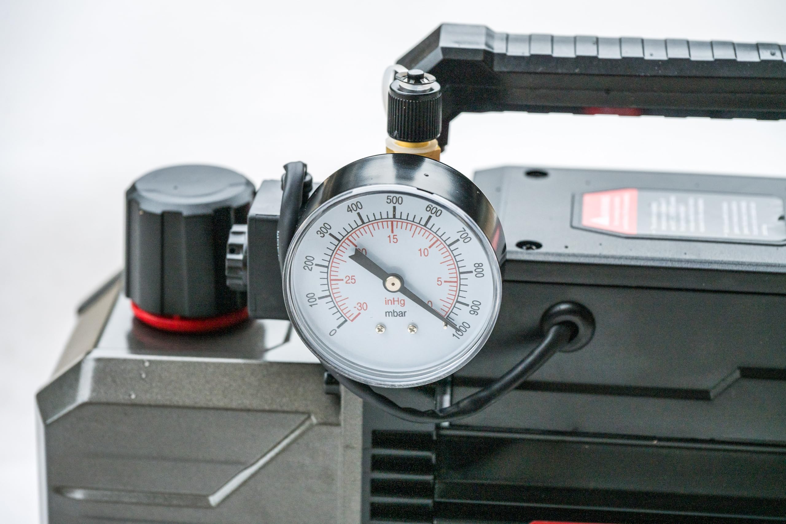 Pompa a vuoto a due stadi con valvola di intercettazione e manometro 2 CFM 1/3 HP 56 L/min HVAC R32