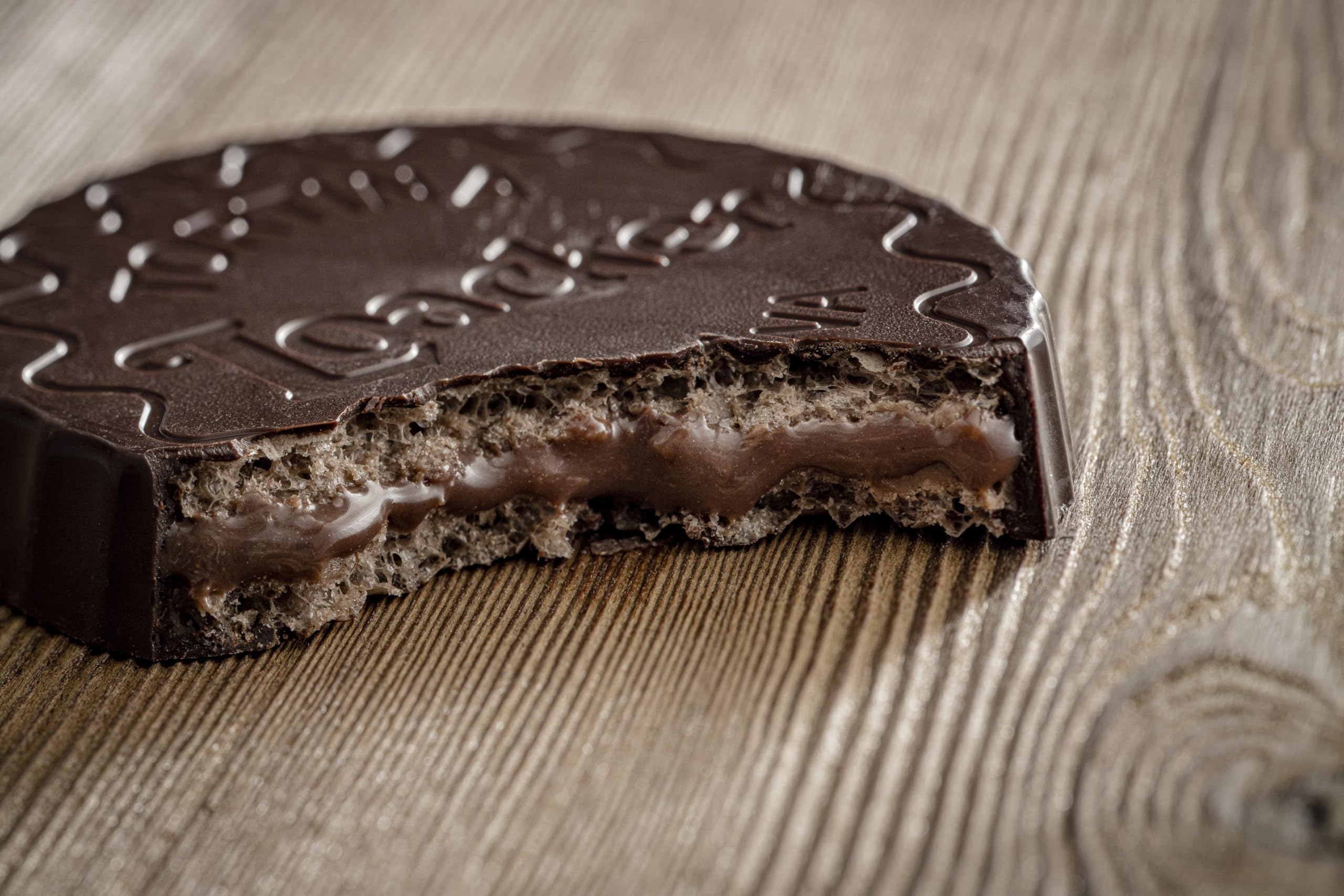 Loacker, Tortina Mini Original, Delizie Ricoperte di Cioccolato al Latte e Crema alle Nocciole e Cialde Wafer, Snack Ideali per Bar e Caffetterie, 1 Confezione Convenienza da 50 Biscotti Monoporzione