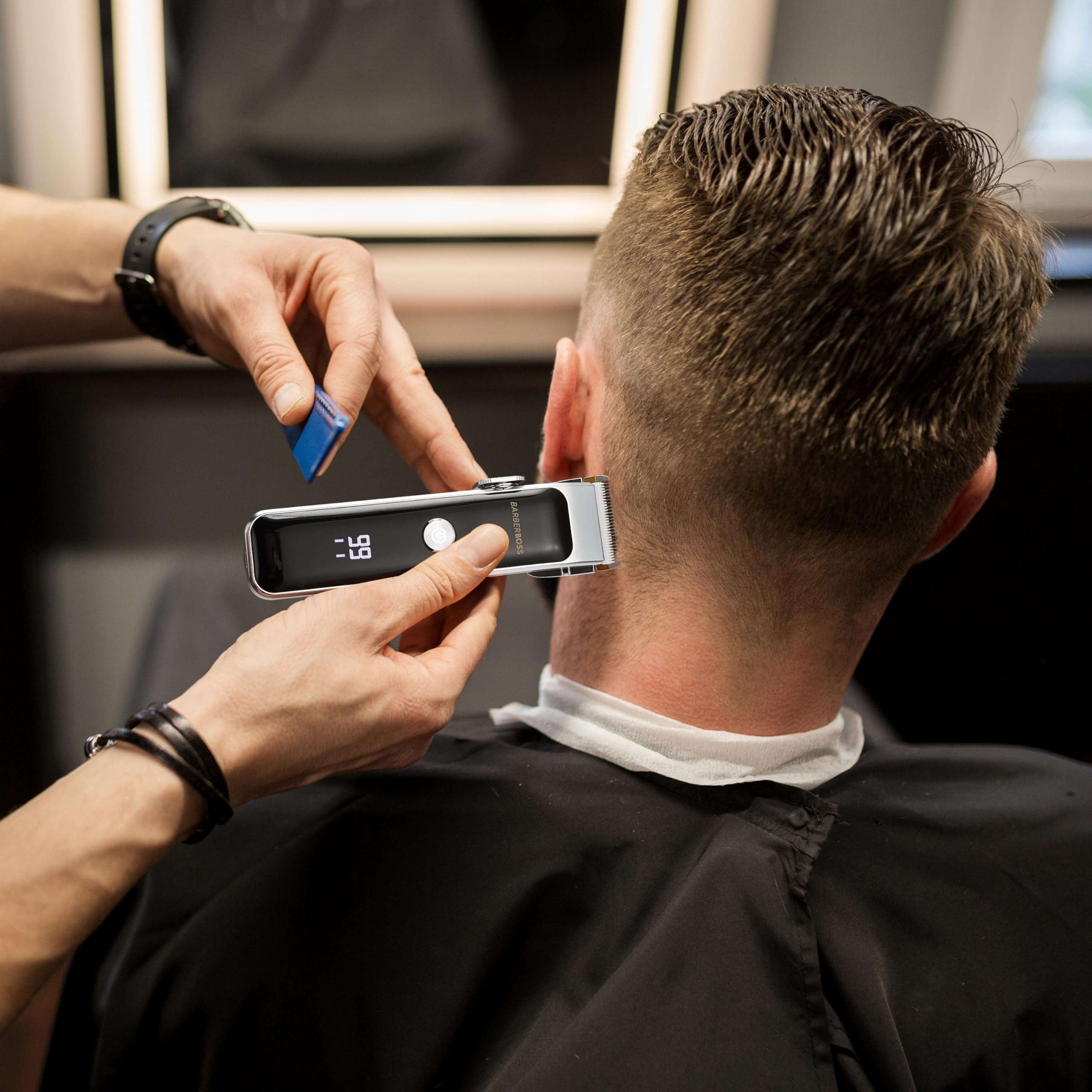 Barberboss Regolabarba e Viso per Uomo, Tagliacapelli Compatto con Manopola Regolabile, Doppia Velocità, Display LED, Lama in Ceramica e Titanio, Regolabarba con 4 Pettini e Ricarica USB