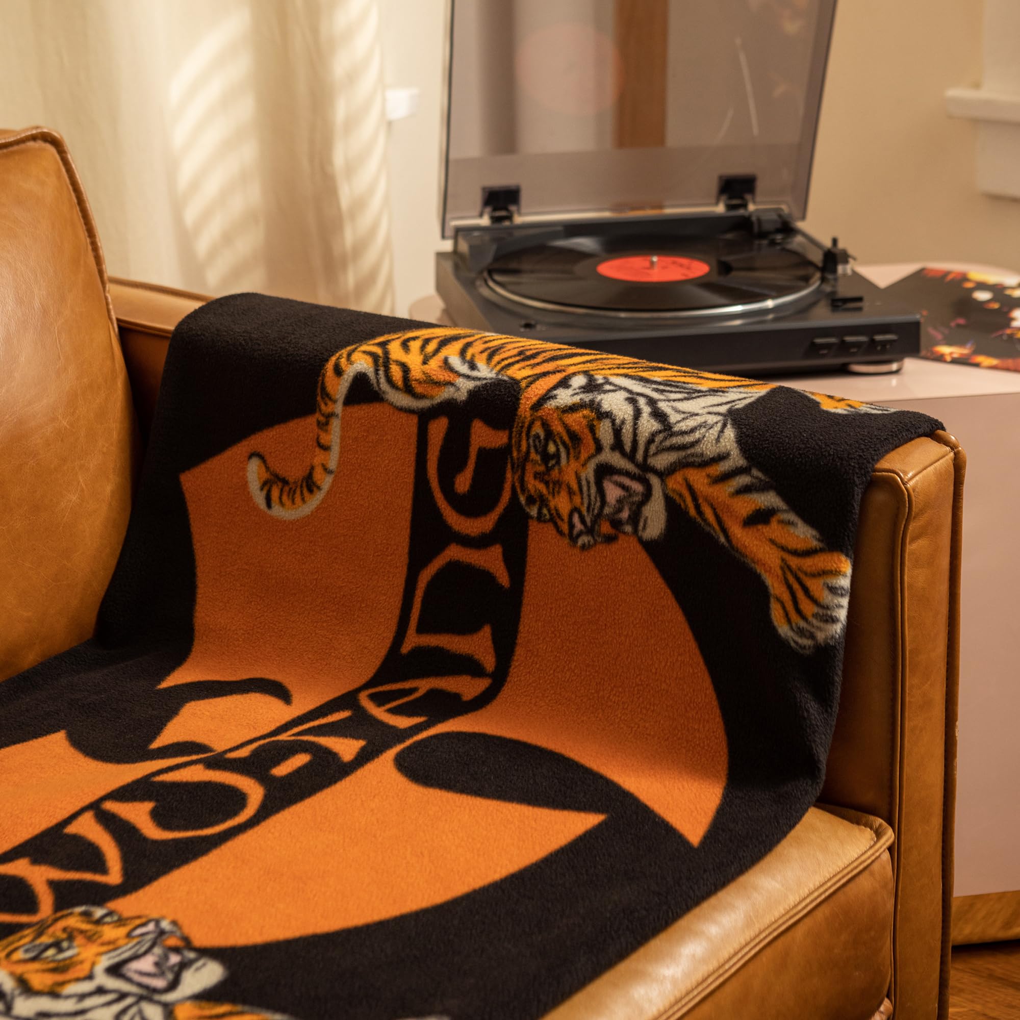 Amazon.com: Slowtide, Tiger Plush Fleece Throw Blanket, Oversized