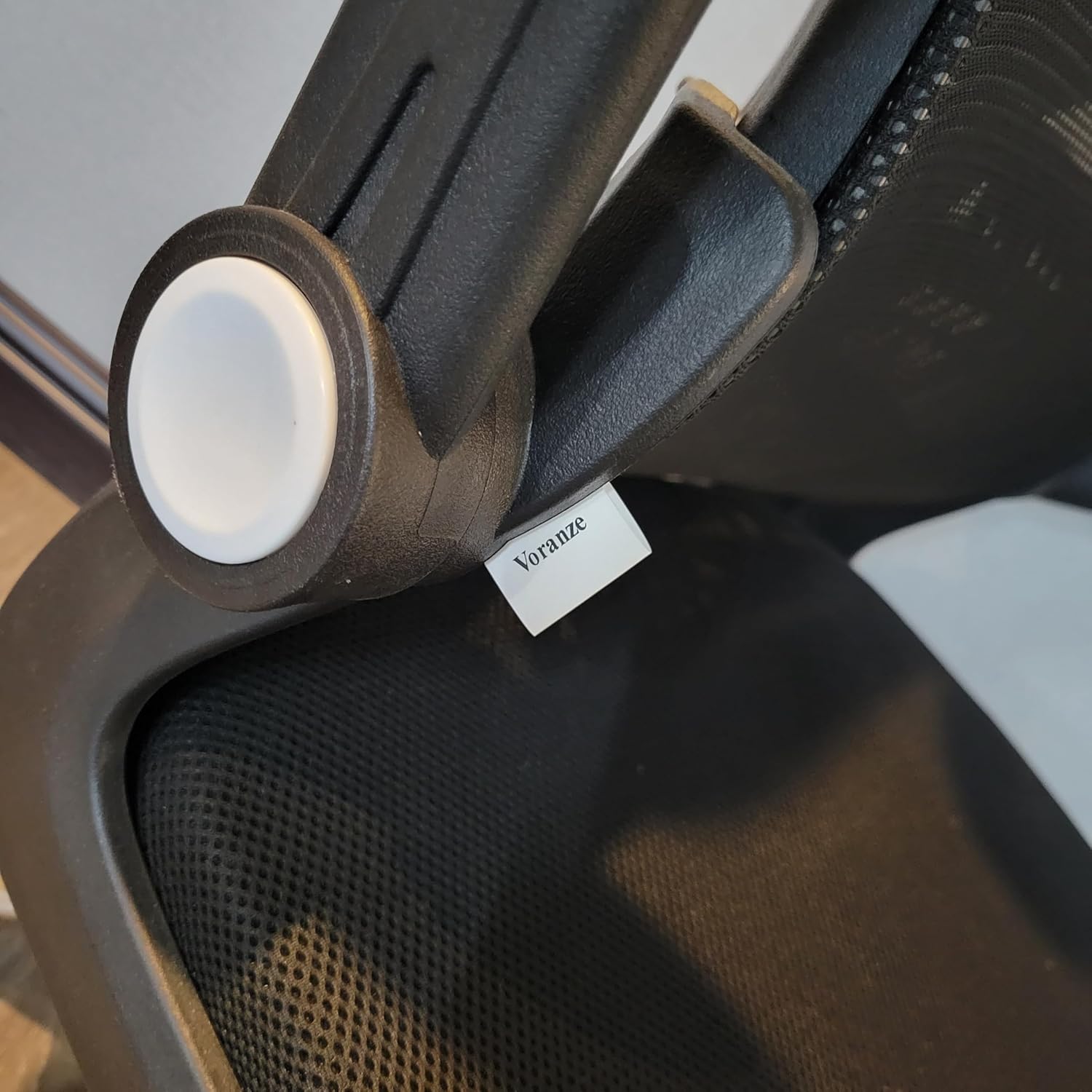 Voranze Office furniture Ergonomic Mesh Office Chair with Wheels: Adjustable Height, Swivel Function, and Smooth Casters
